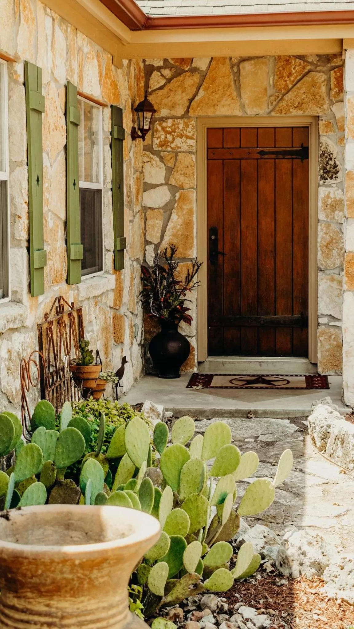 Property building in Casa del Rio Bed and Breakfast