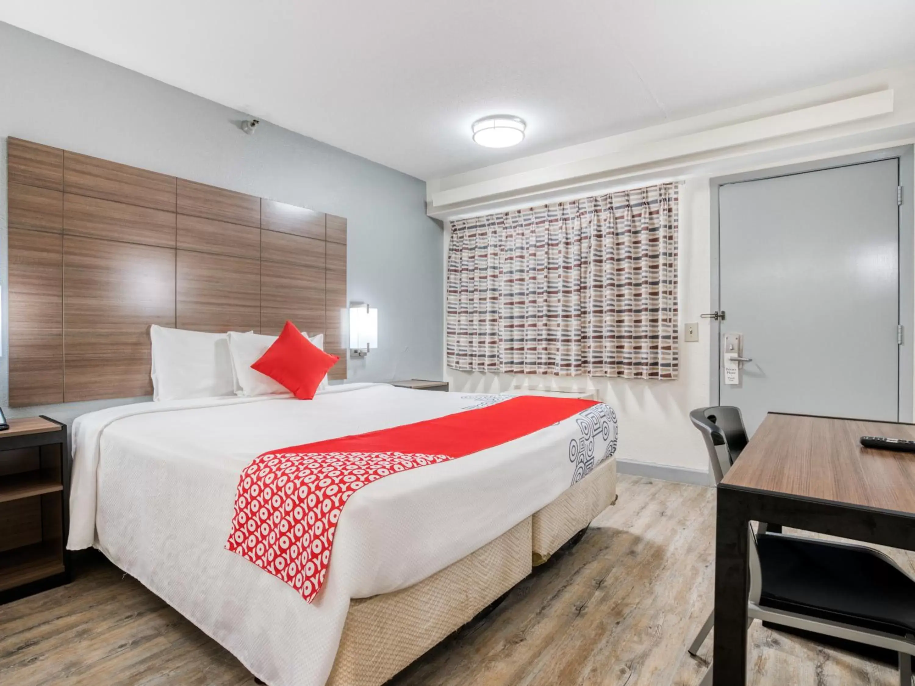 Superior King Room in Dallas Love Field Inn Superior King Room in Dallas Love Field Inn