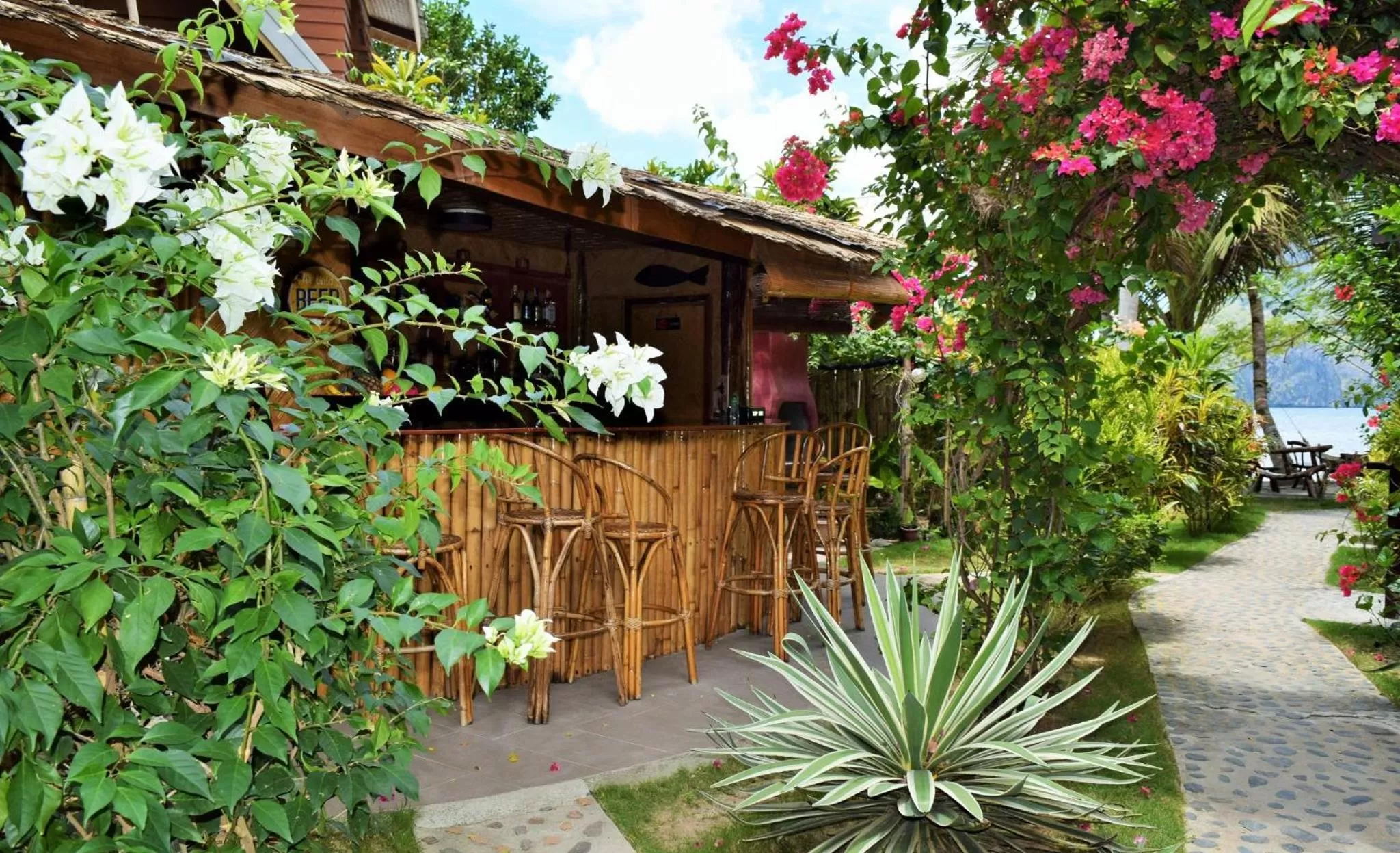 Restaurant/places to eat in Angel Nido Resort