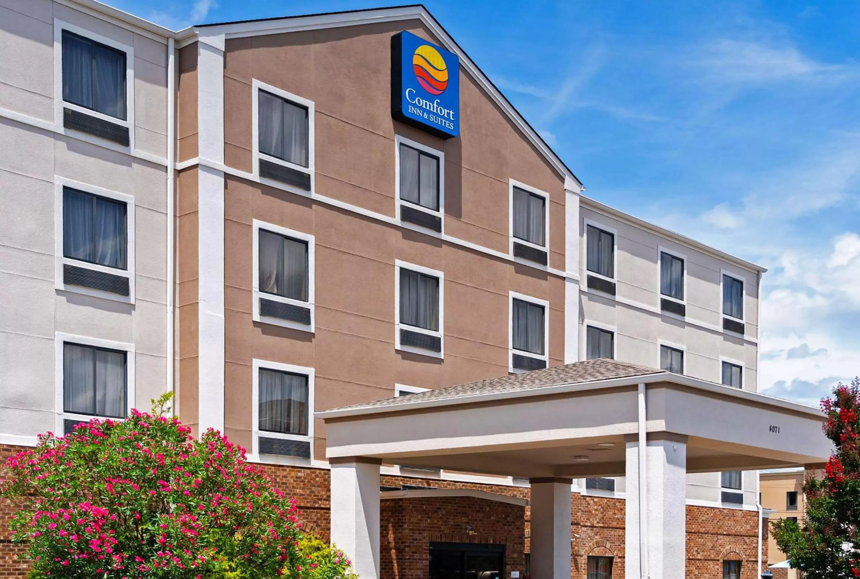 Property Building in Comfort Inn & Suites - Fort Gordon