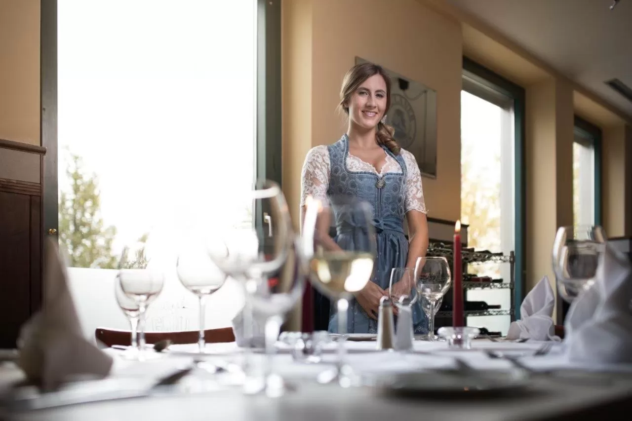 Restaurant/Places to Eat in Hotel Asbach-Bäumenheim