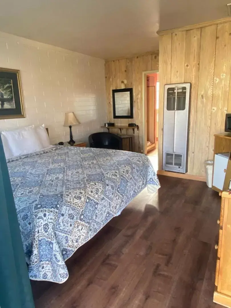 Family Junior Suite in Bishop Village Motel Family Junior Suite in Bishop Village Motel