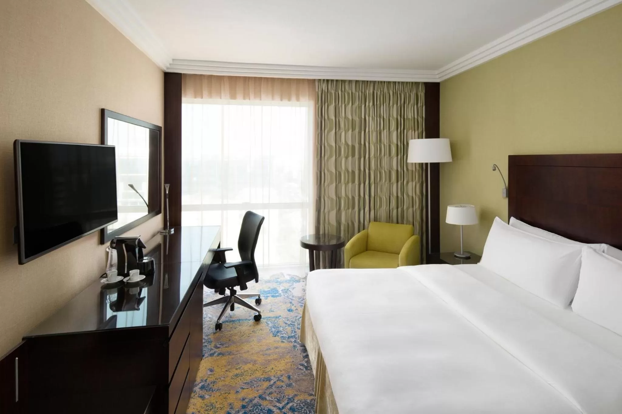 Photo of the whole room, Bed in Crowne Plaza Jeddah by IHG