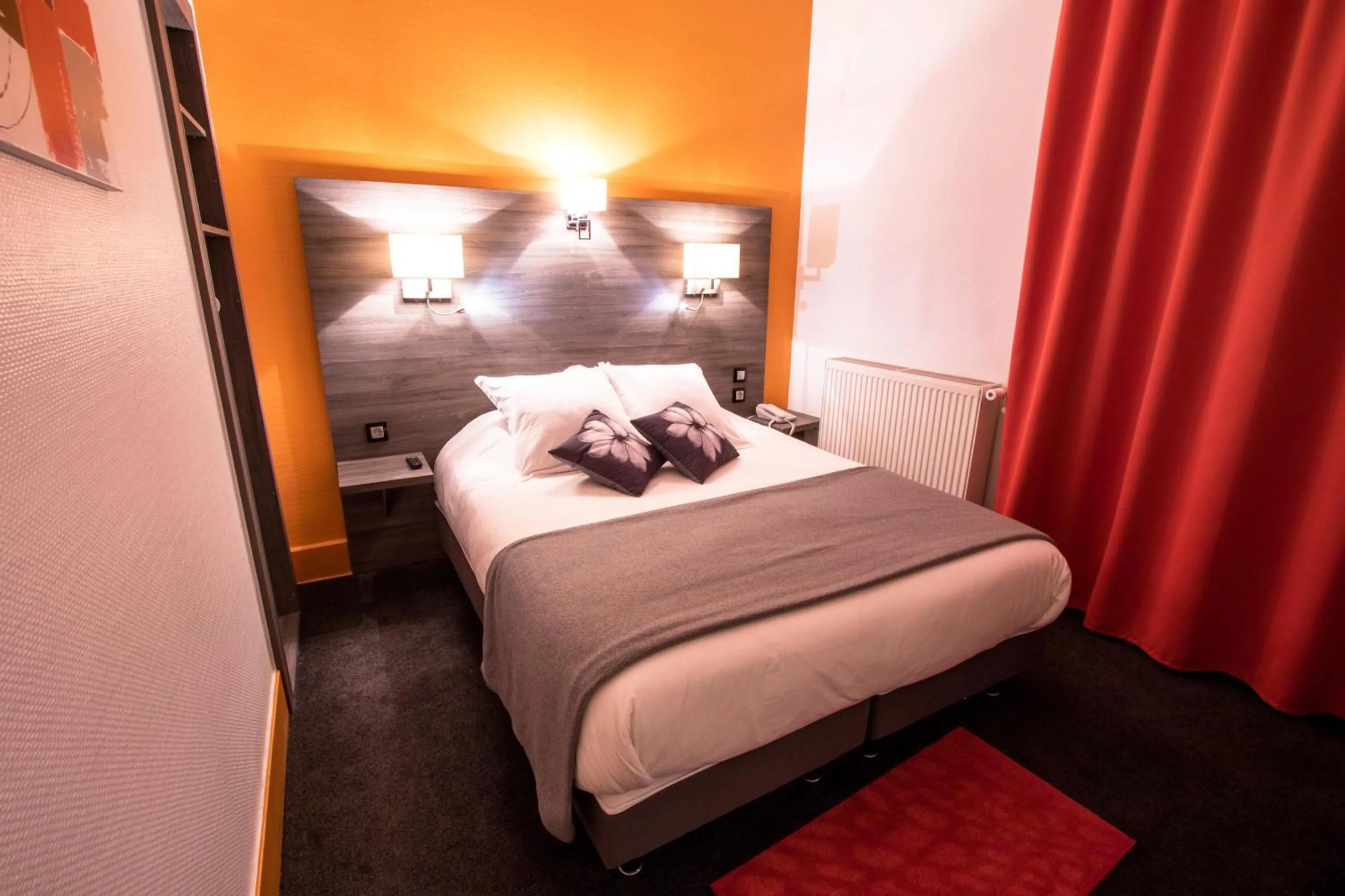 Bed in Hotel Actuel Chambéry Centre Gare