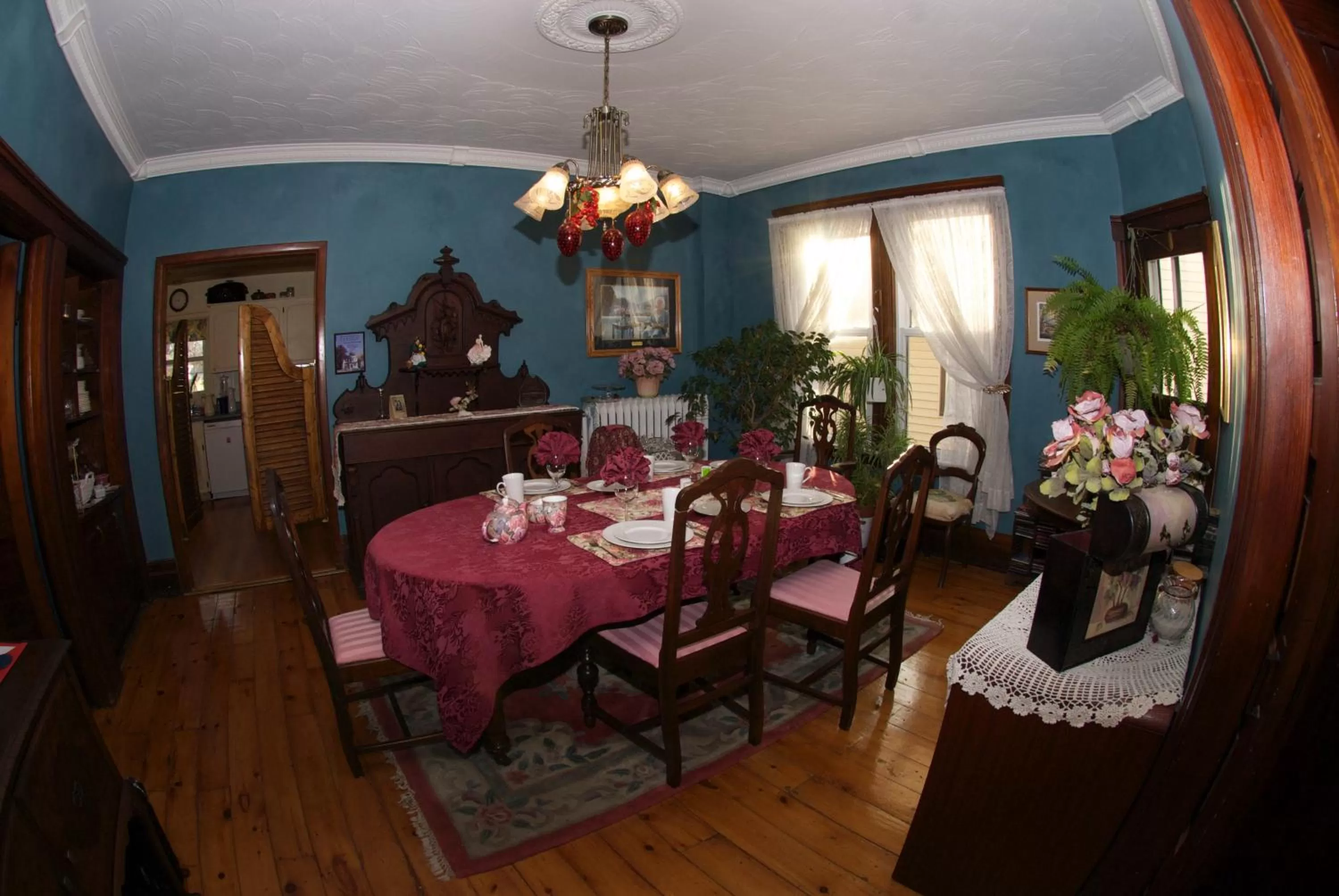 Dining area in Bondy House Bed & Breakfast