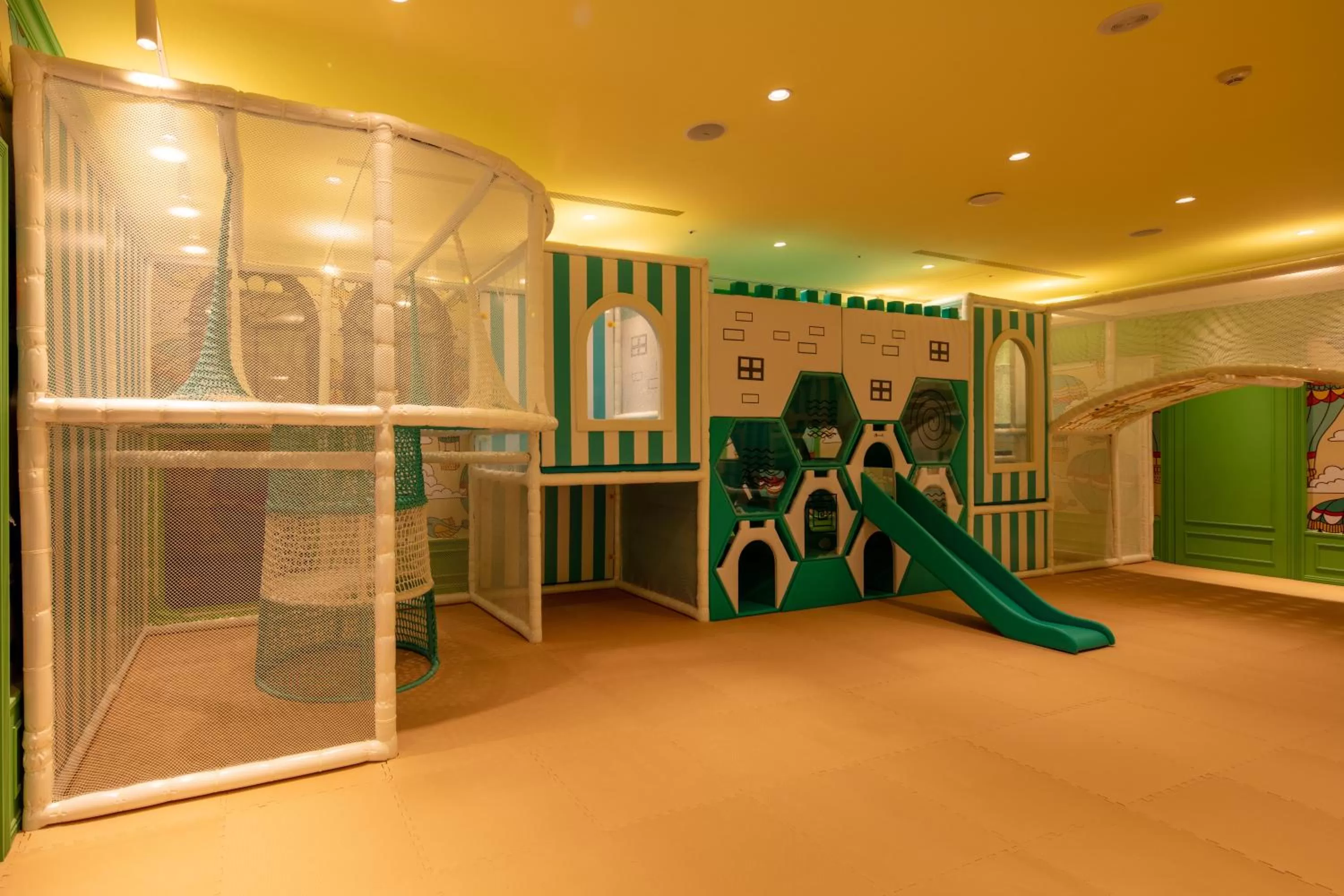 Game Room in Roaders Plus Hotel - Taipei Station