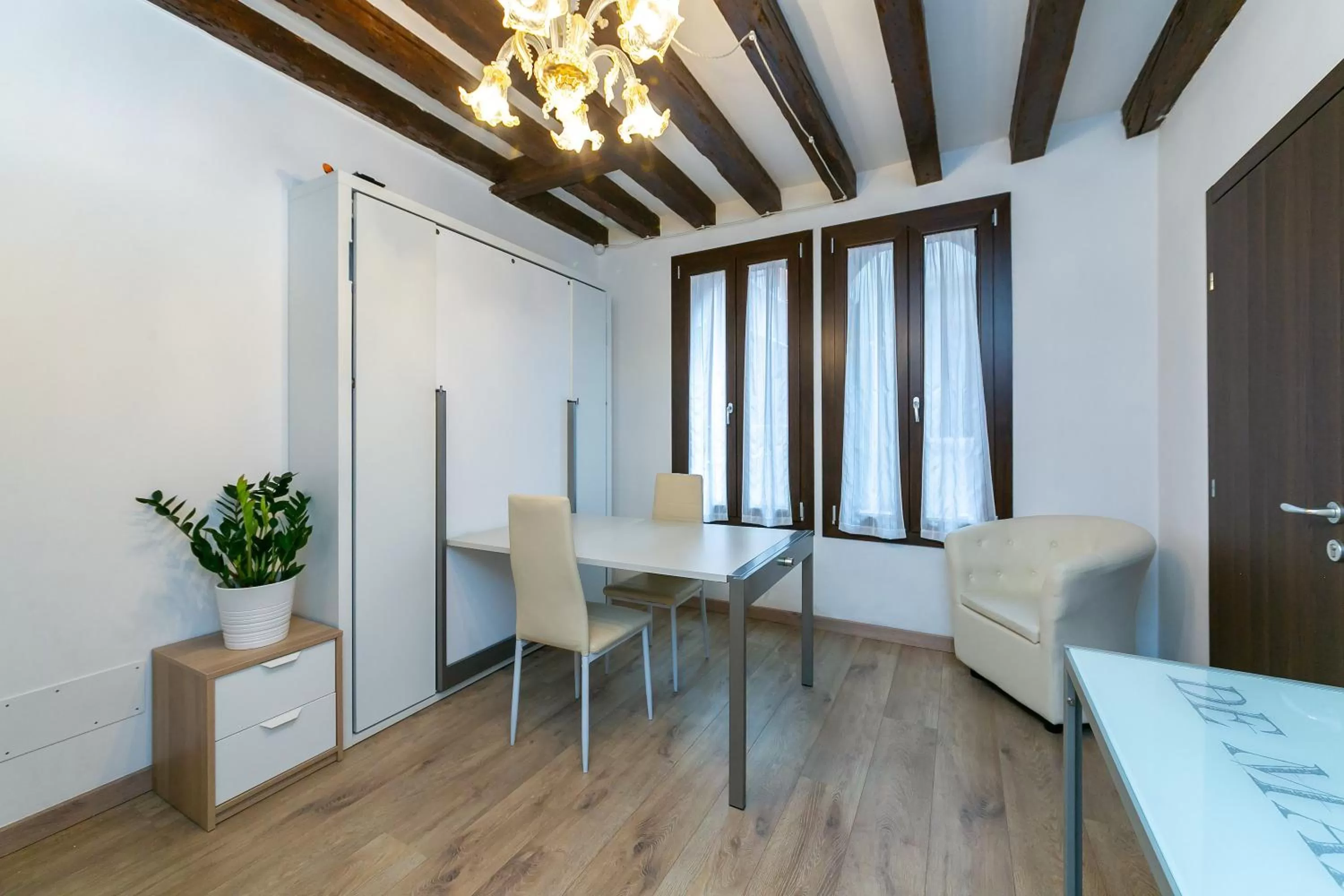 Lounge or bar in Rialto Suite 707