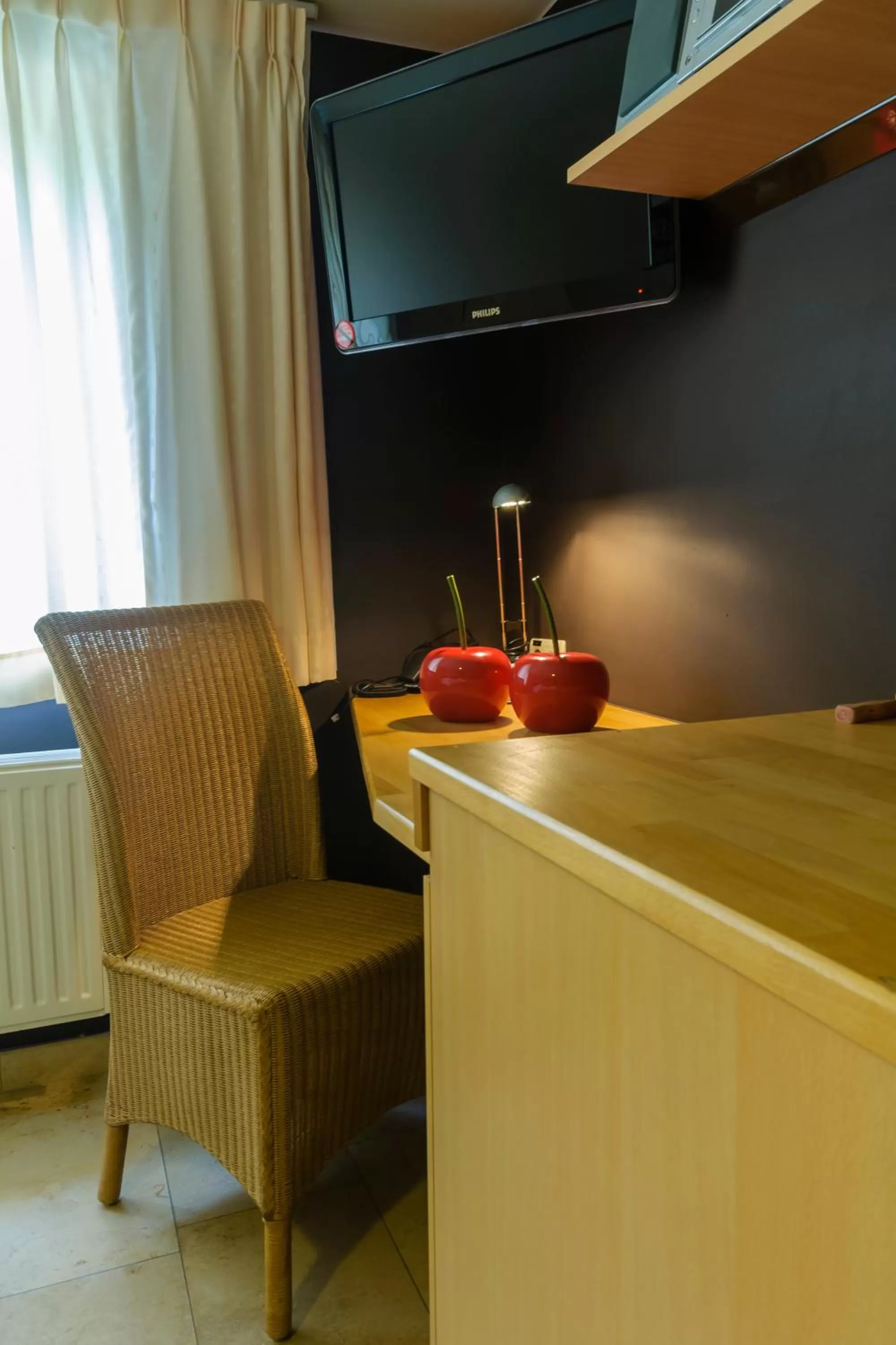 TV/Entertainment Center in Hotel Pracha