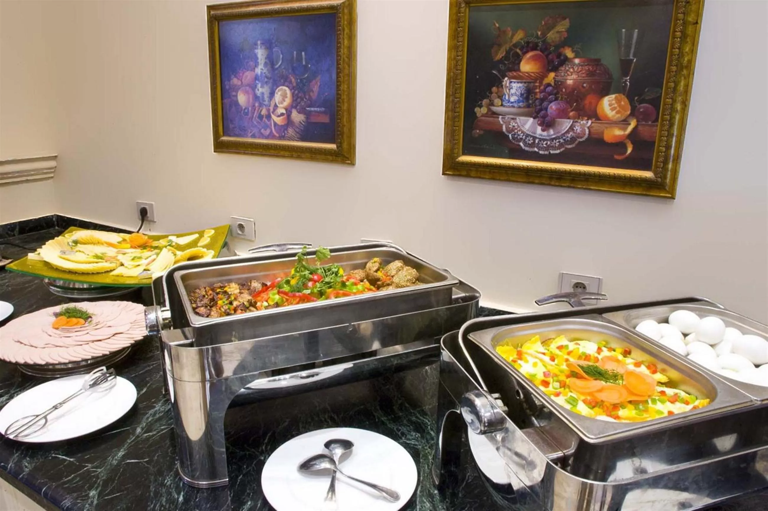 Dining area in Helnan Auberge Fayoum