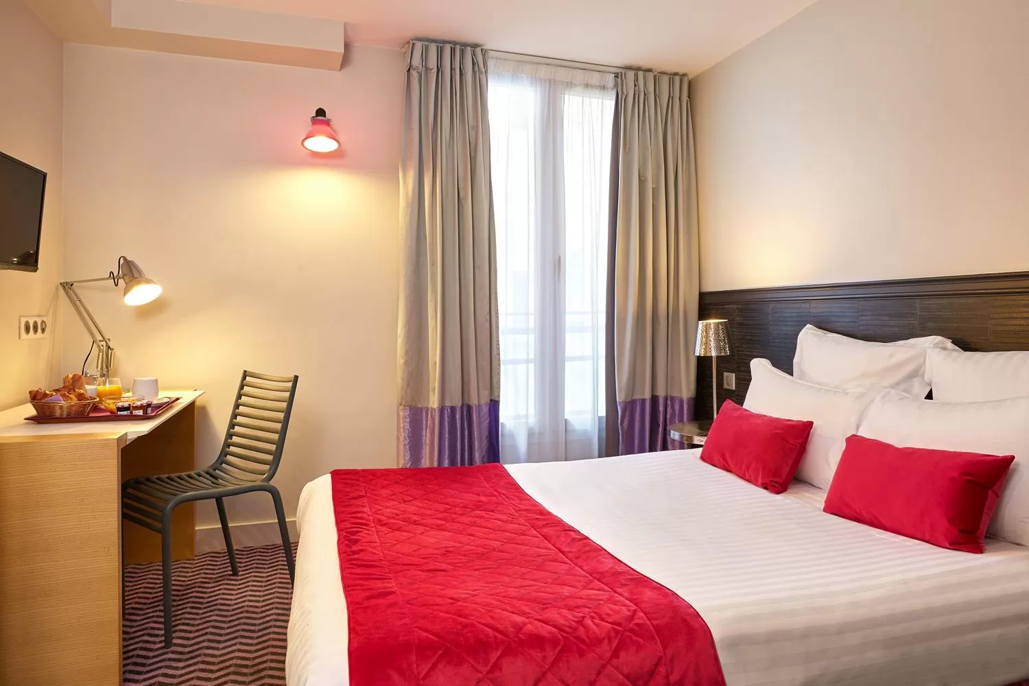 Bed in Hotel Antin Trinité