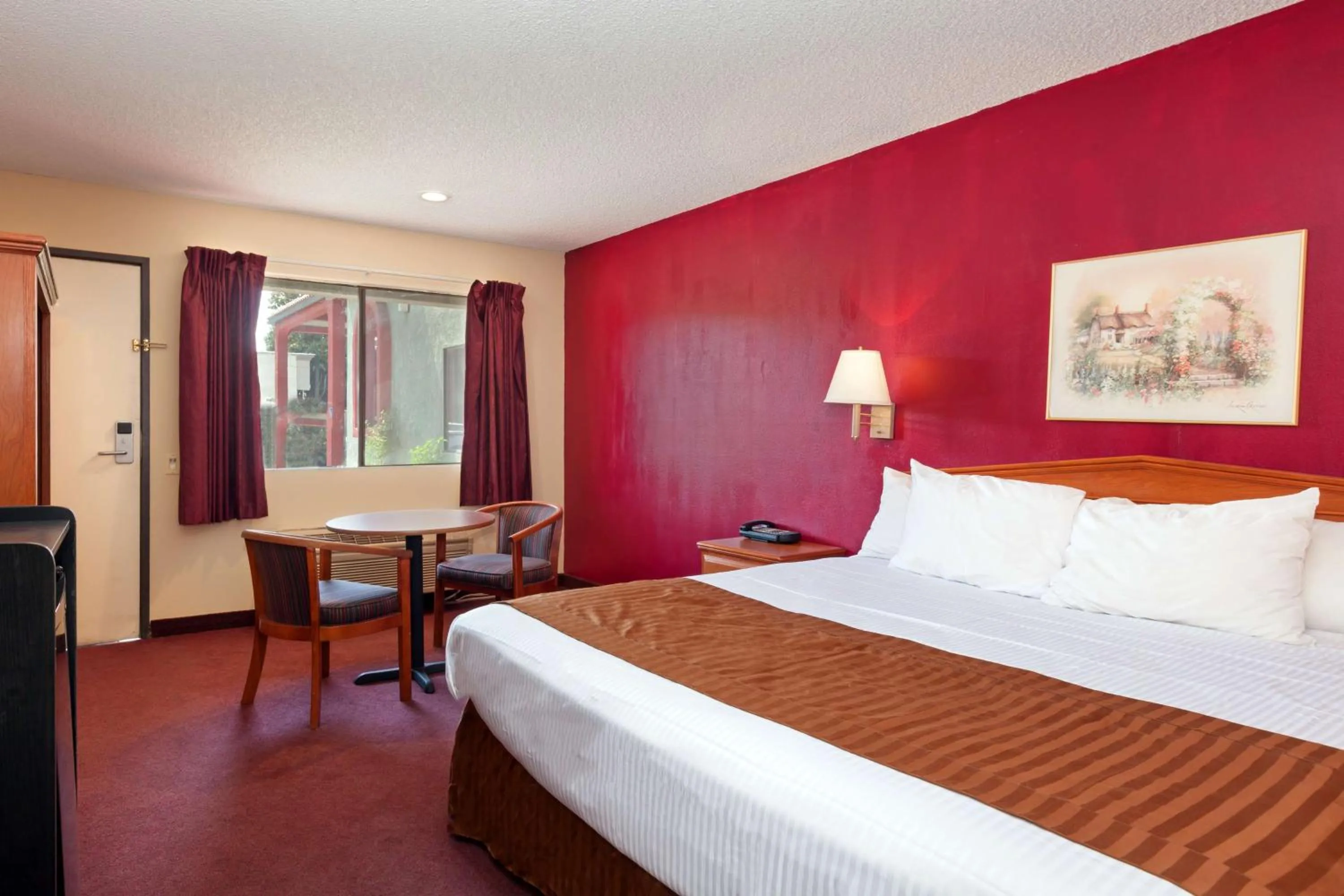 Bedroom, Bed in America's Best Value Inn & Suites Bakersfield Central