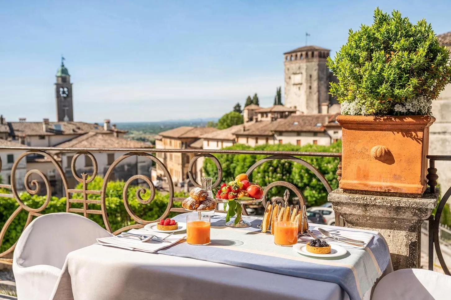 Balcony/Terrace in Albergo Al Sole