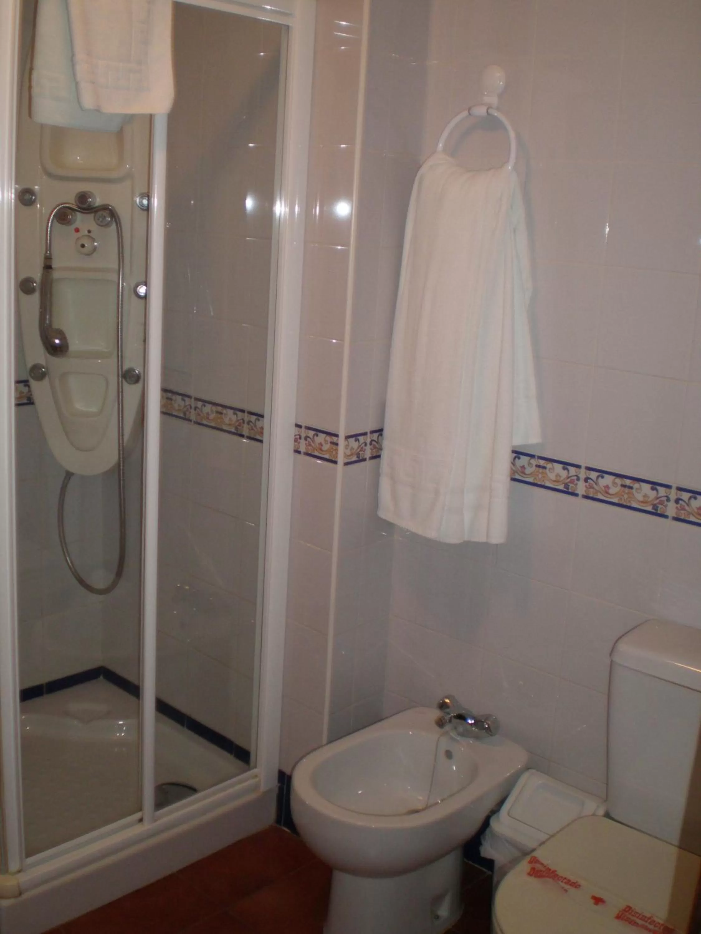 Bathroom in Hotel La Yedra