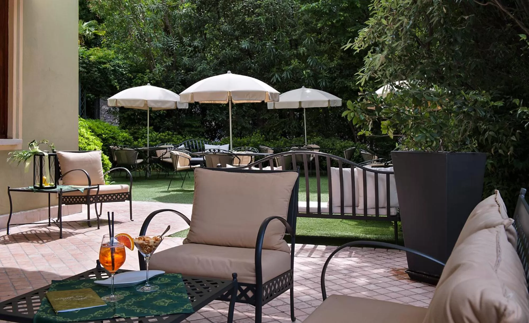 Restaurant/places to eat in Palace Hotel San Pietro