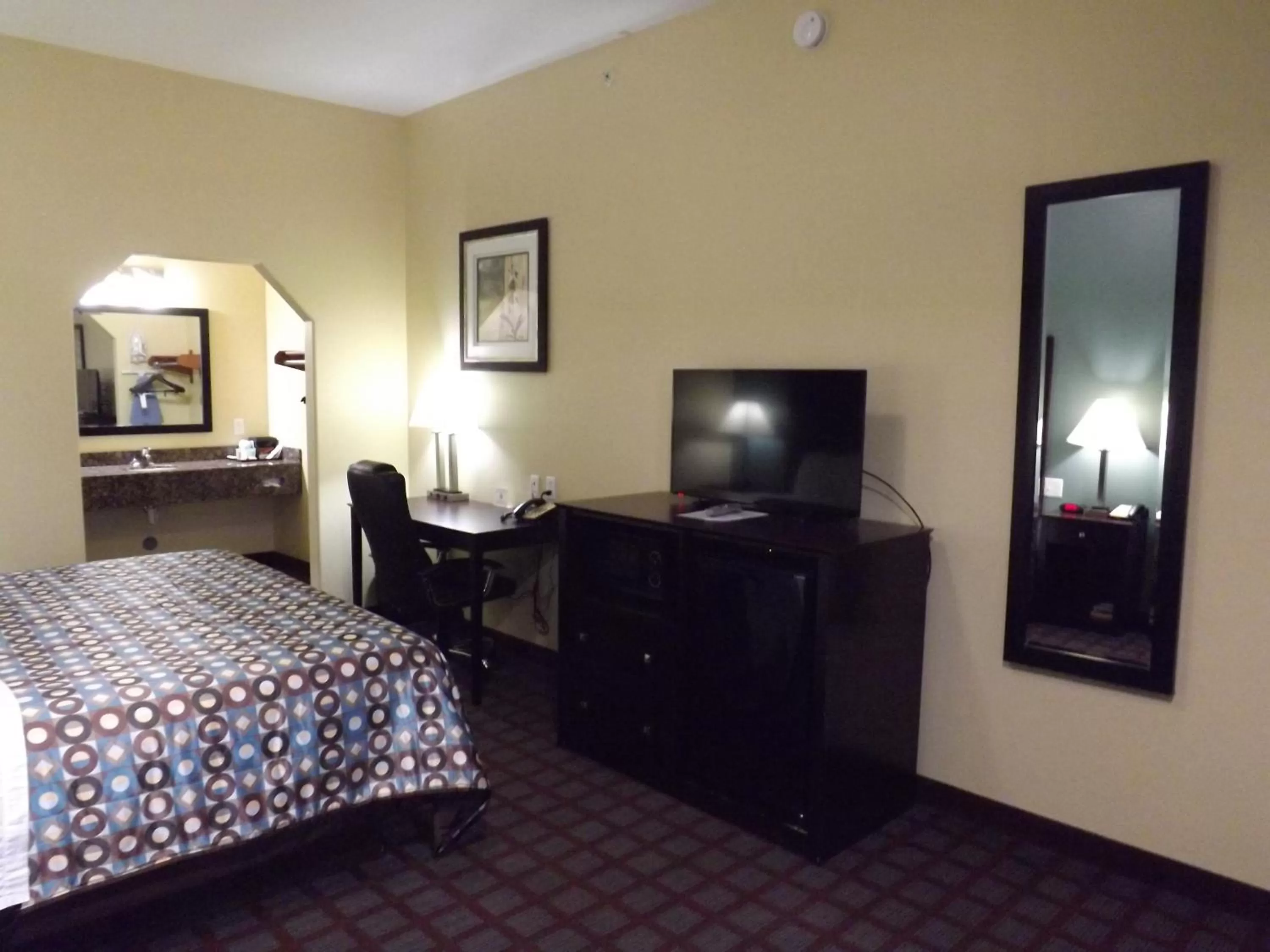 TV and multimedia, Bed in Sunriser Inn