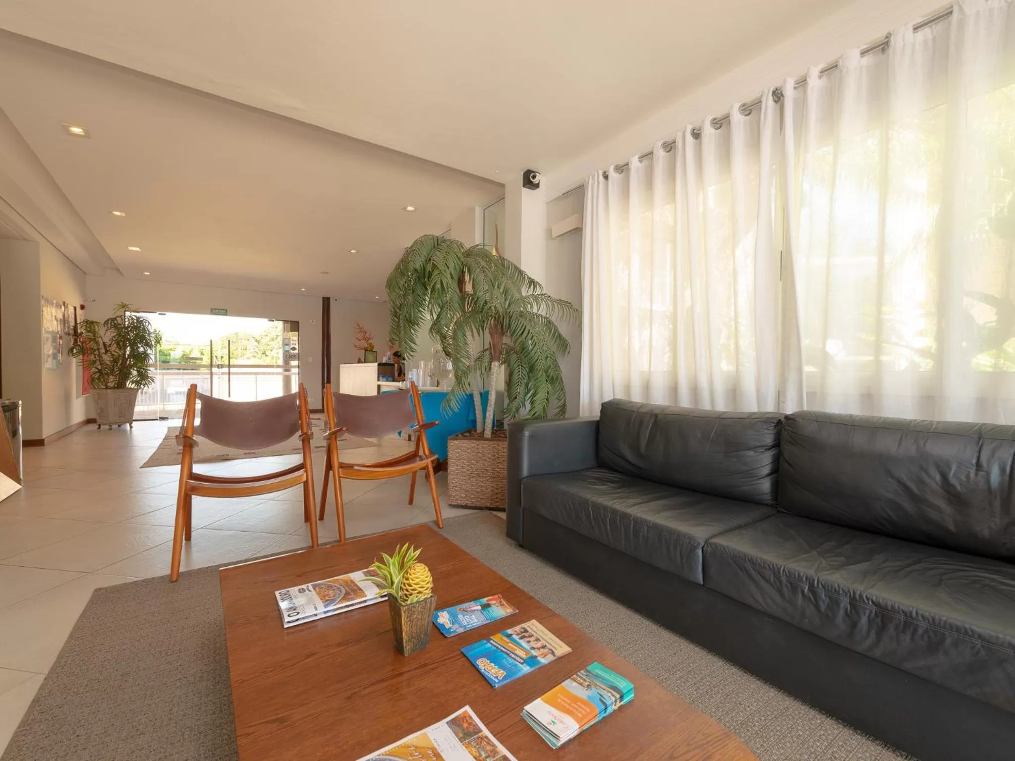 Communal lounge/ TV room in Hotel Costa Norte Massaguaçu