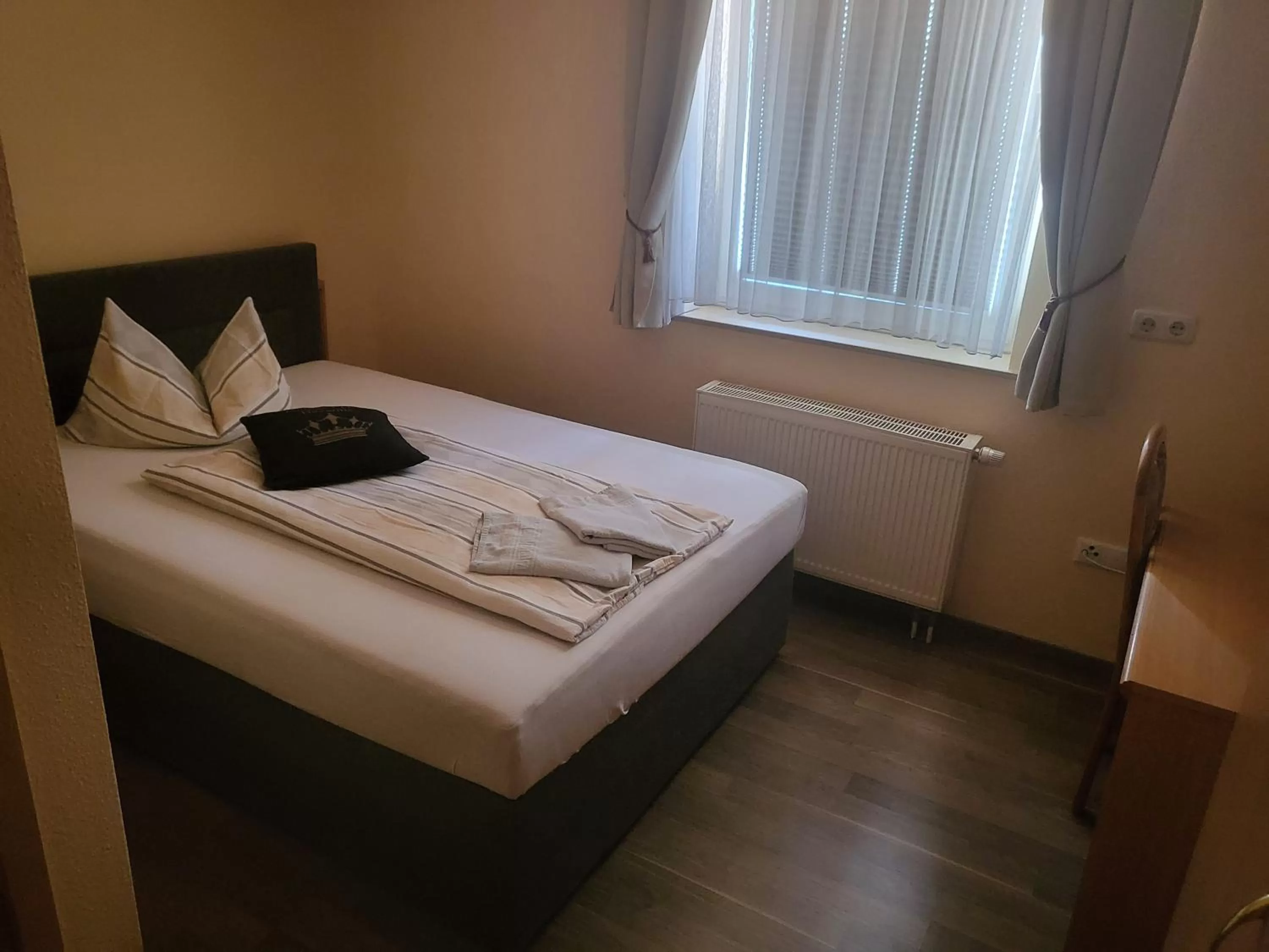 Bed in Pension Kuehnauer Hof