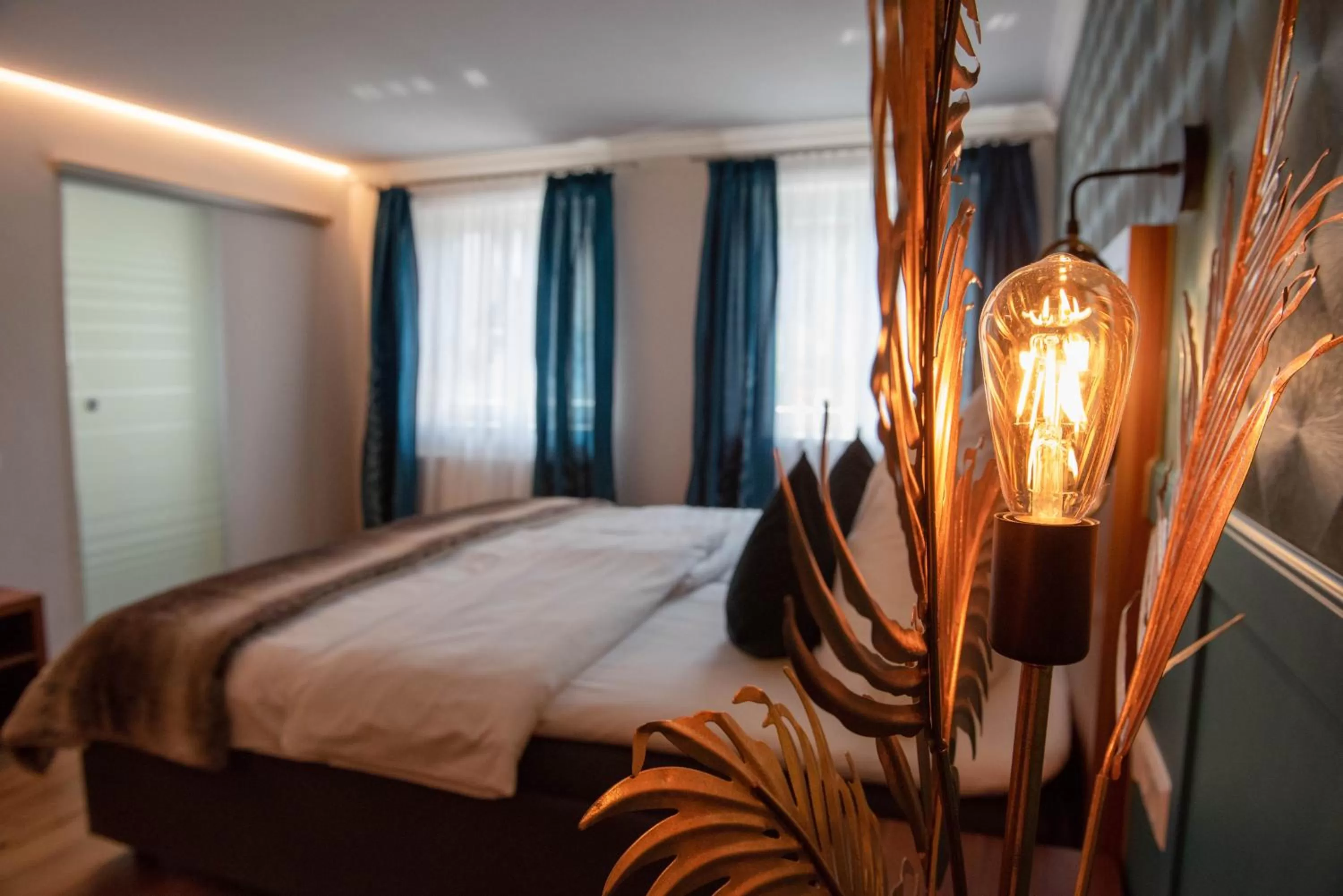 Photo of the whole room, Bed in Boutique - Hotel Zum Schloss