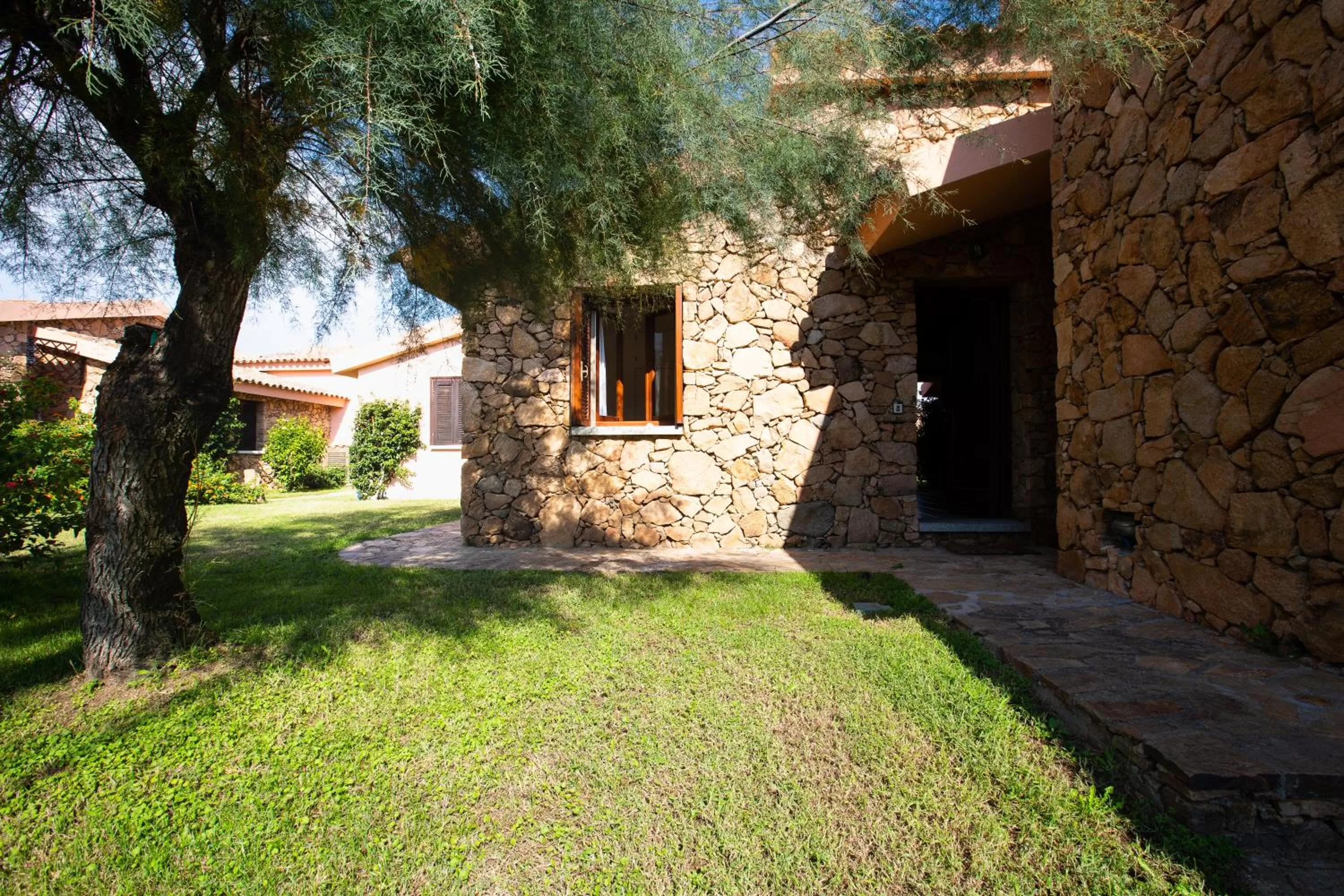 Porto Coda Cavallo Salina Bamba