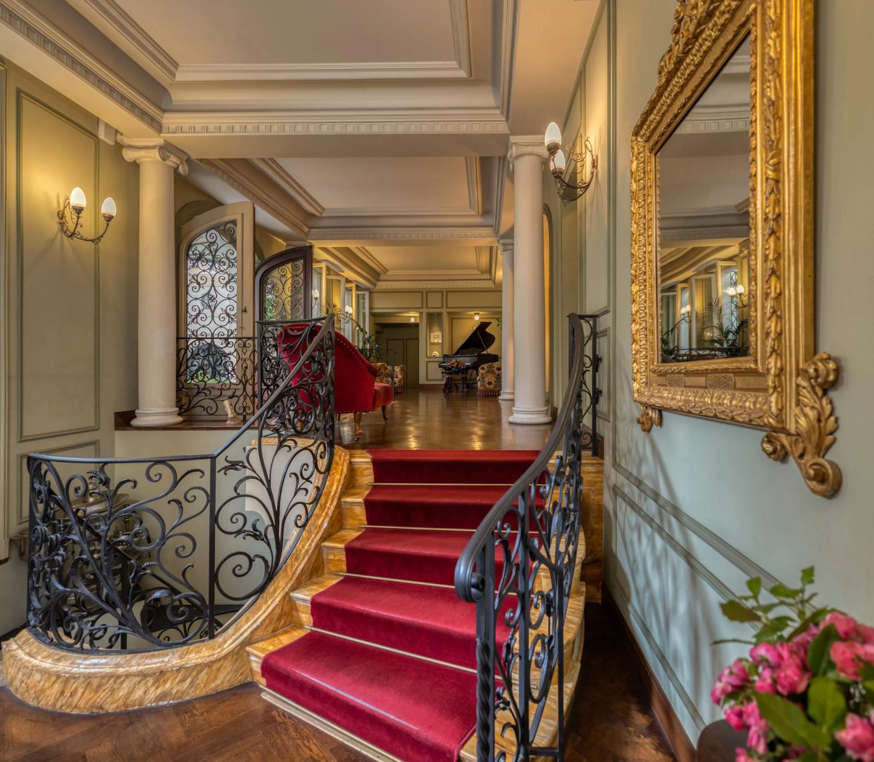 Lobby or reception in Hotel Locarno