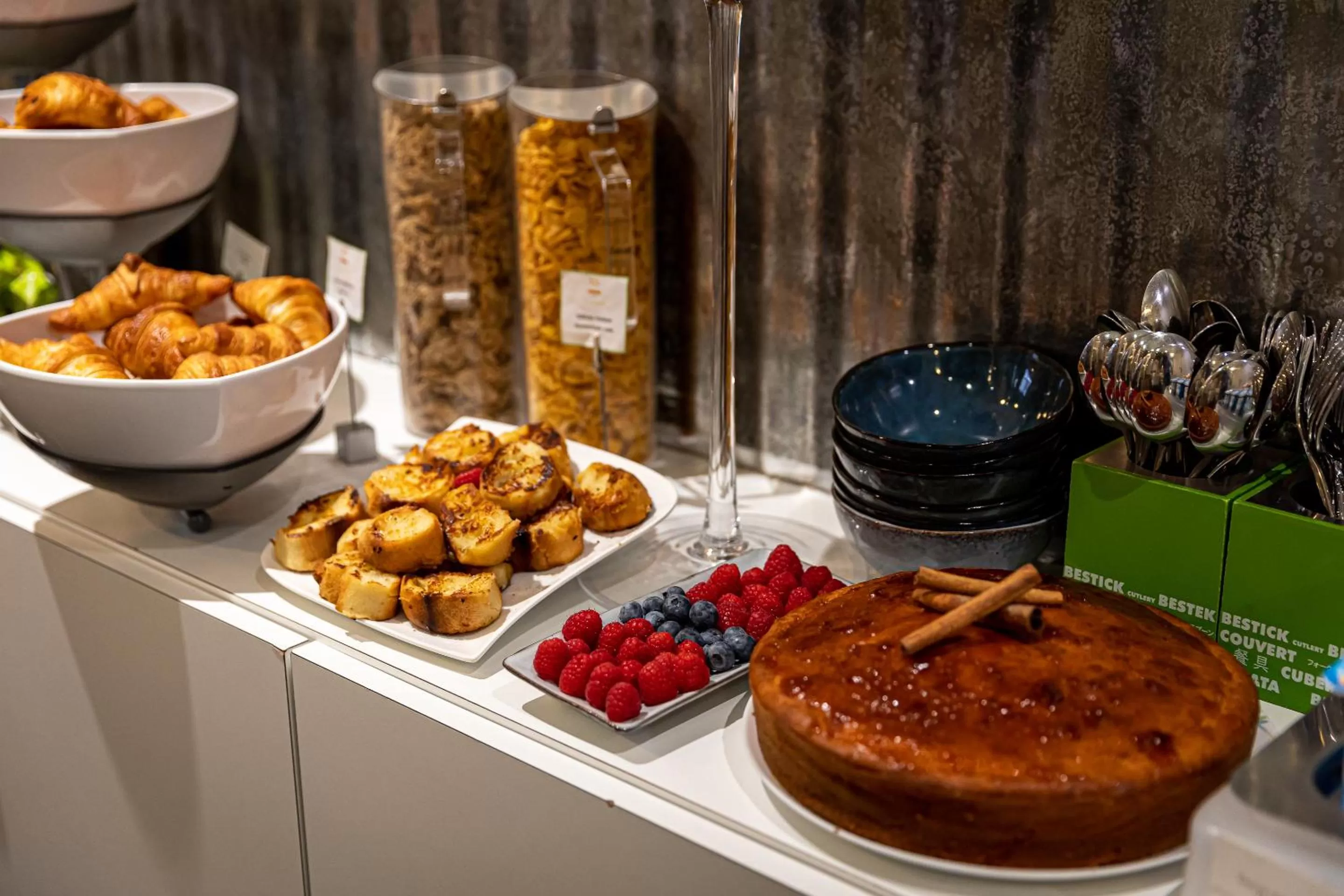 Food in Hotel Glasgow Monceau by Patrick Hayat