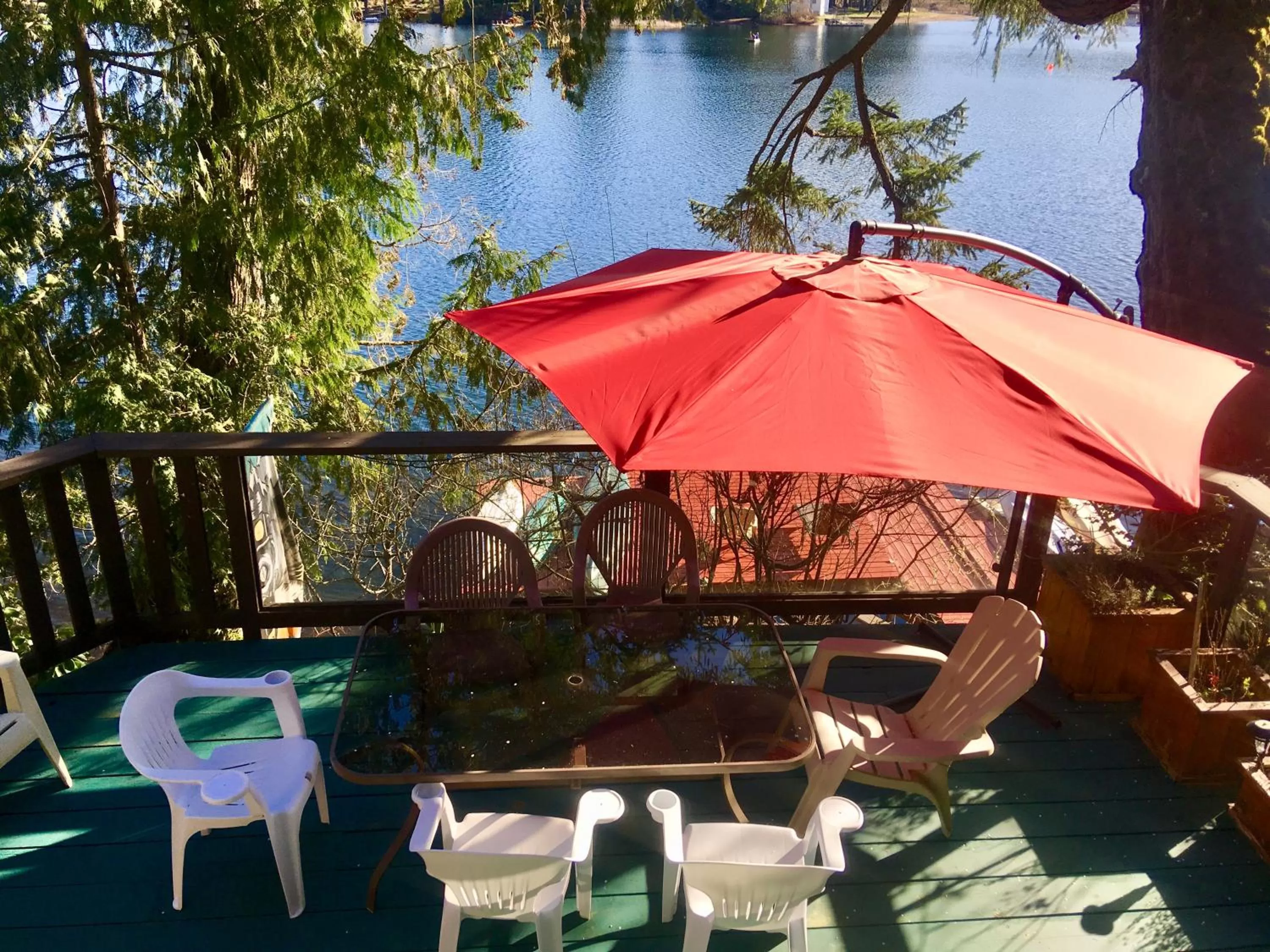 Restaurant/Places to Eat in Long Lake Waterfront Bed and Breakfast