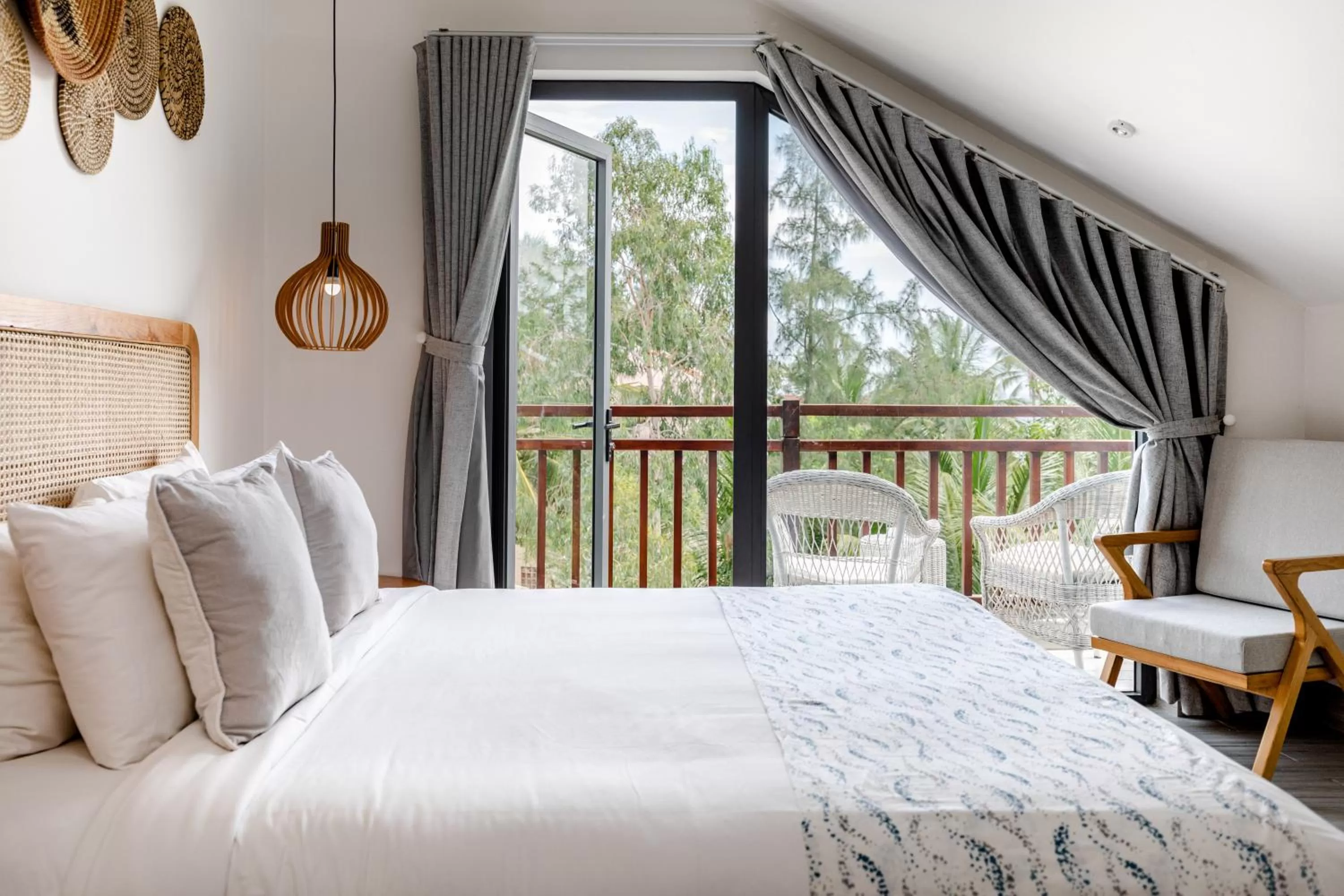 Bed in The Watermark Beachside Hotel