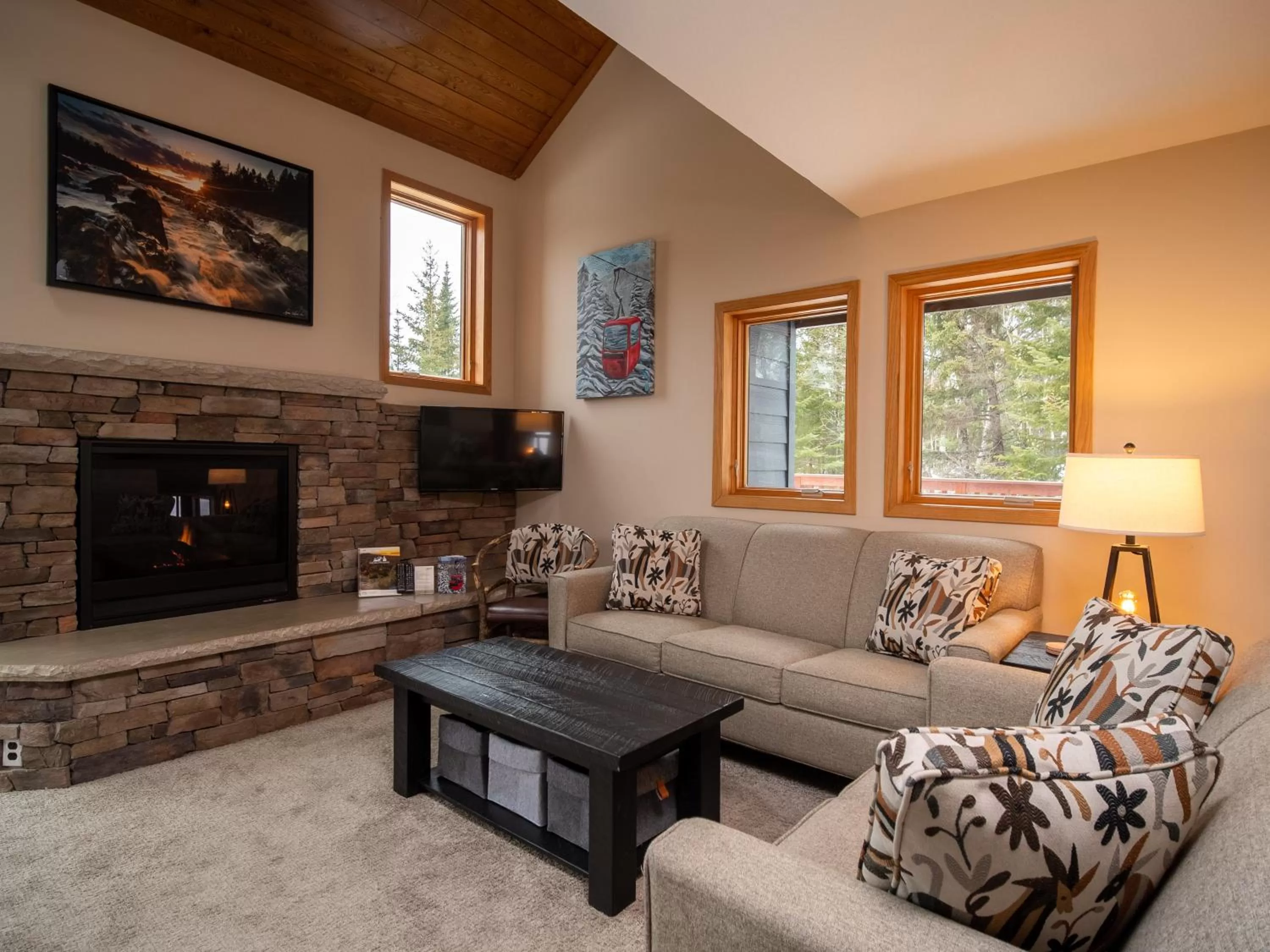 Seating Area in Caribou Highlands Lodge