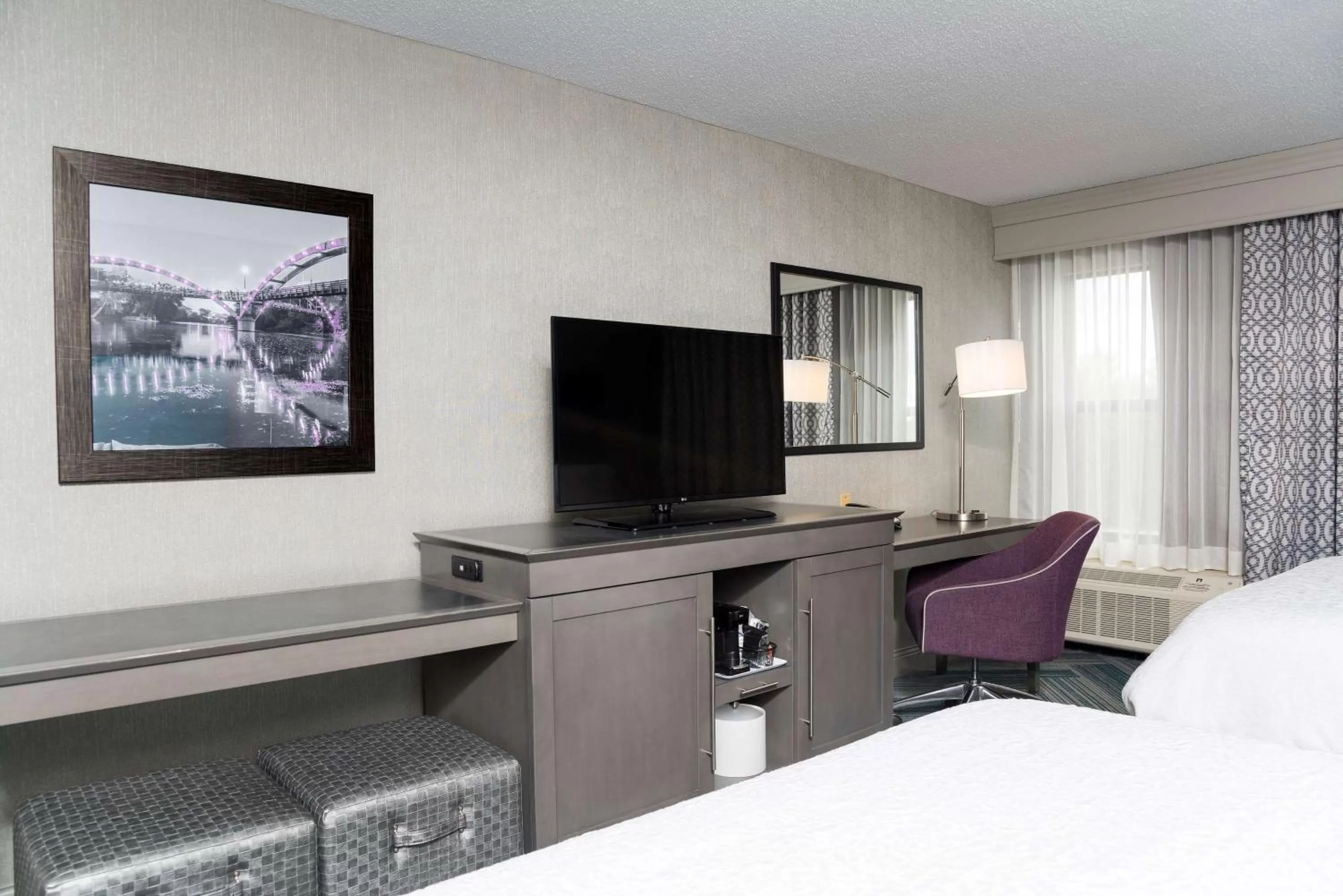 Bedroom, Bed in Hampton Inn Midland