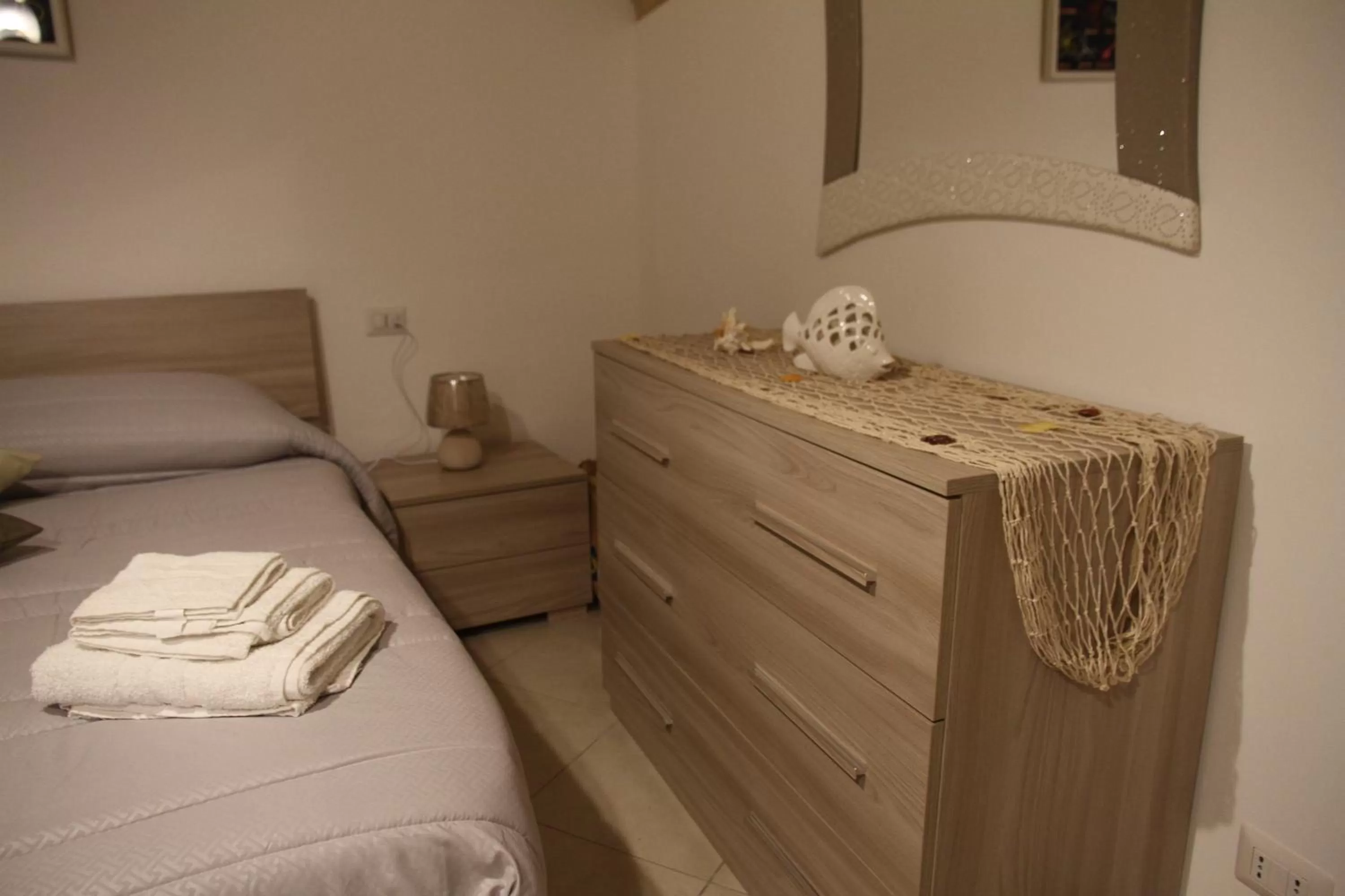 Bedroom, Bed in Mirabari