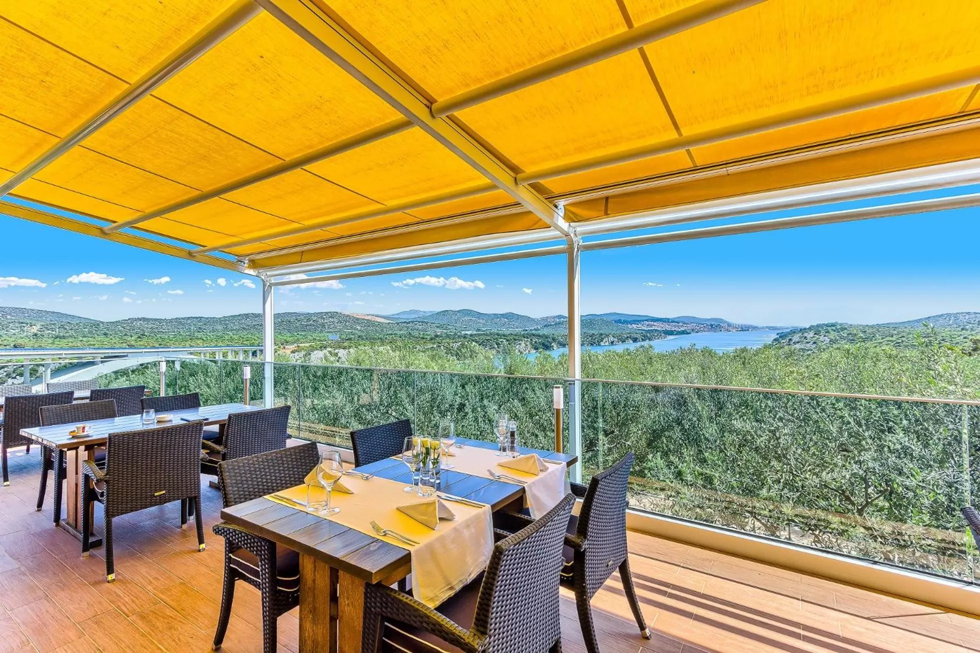 Restaurant/places to eat in Hotel Panorama