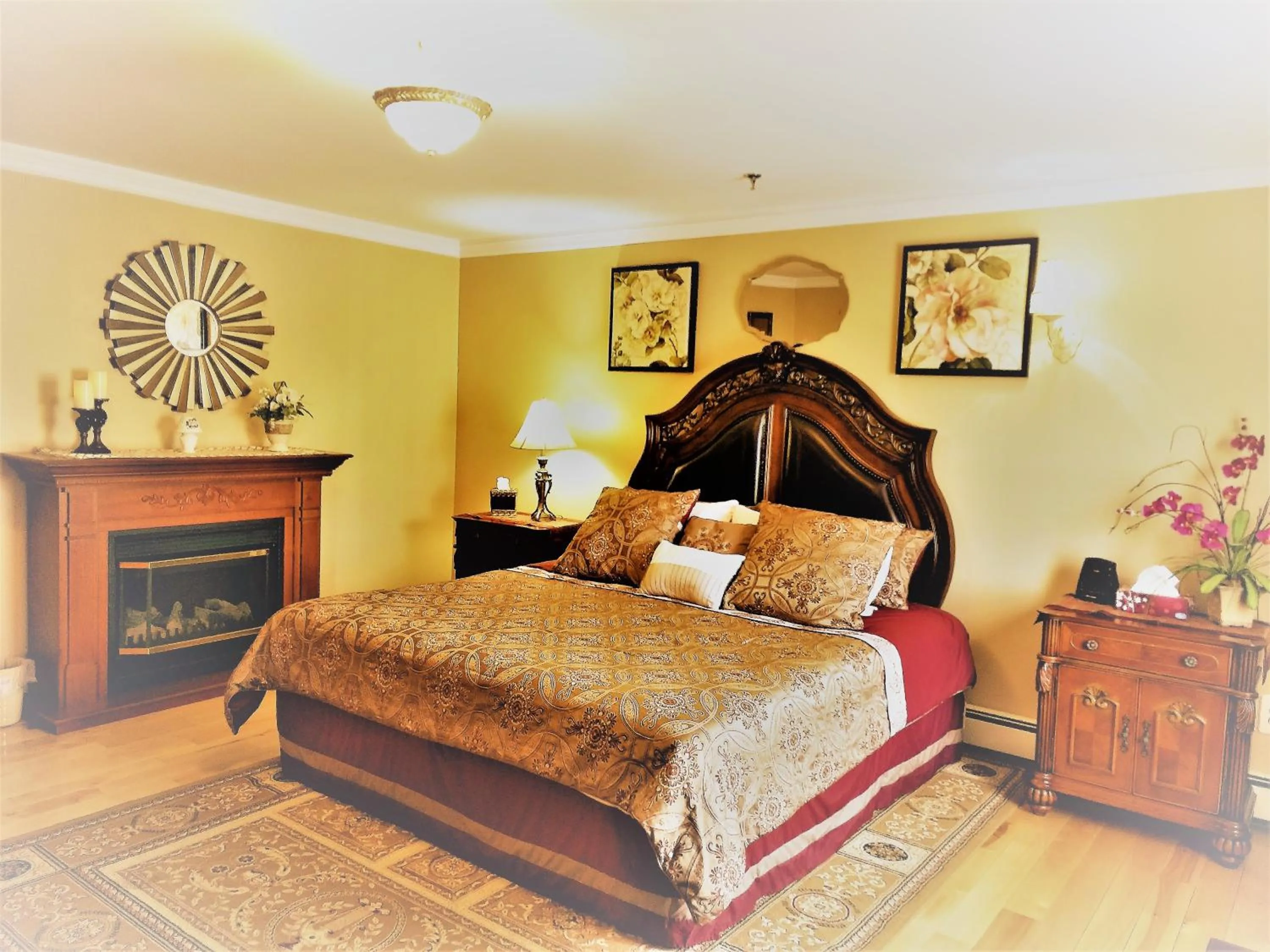 Bed in Inn on the Harbour