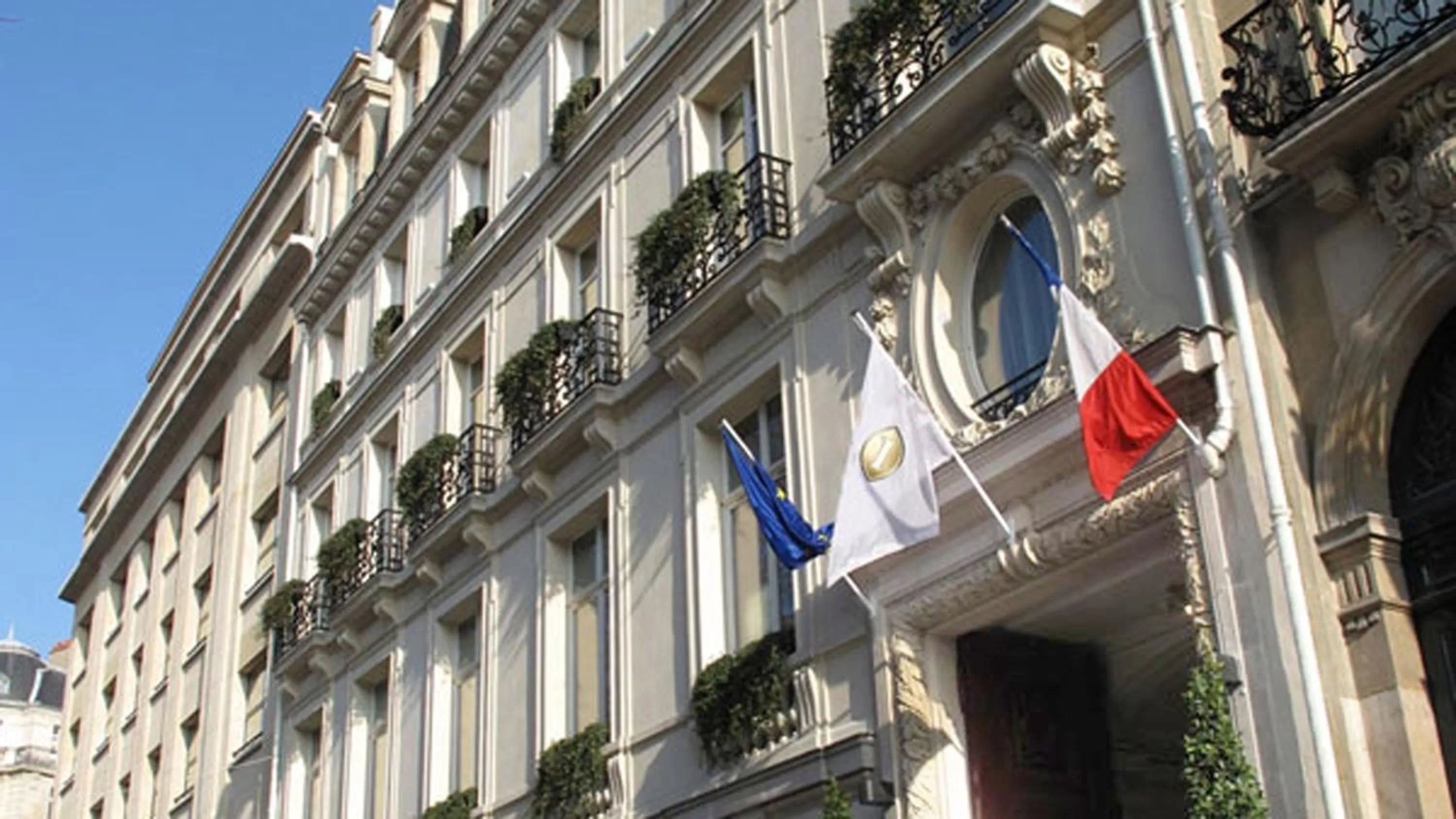 Property building in InterContinental Paris Champs Elysées Etoile by IHG