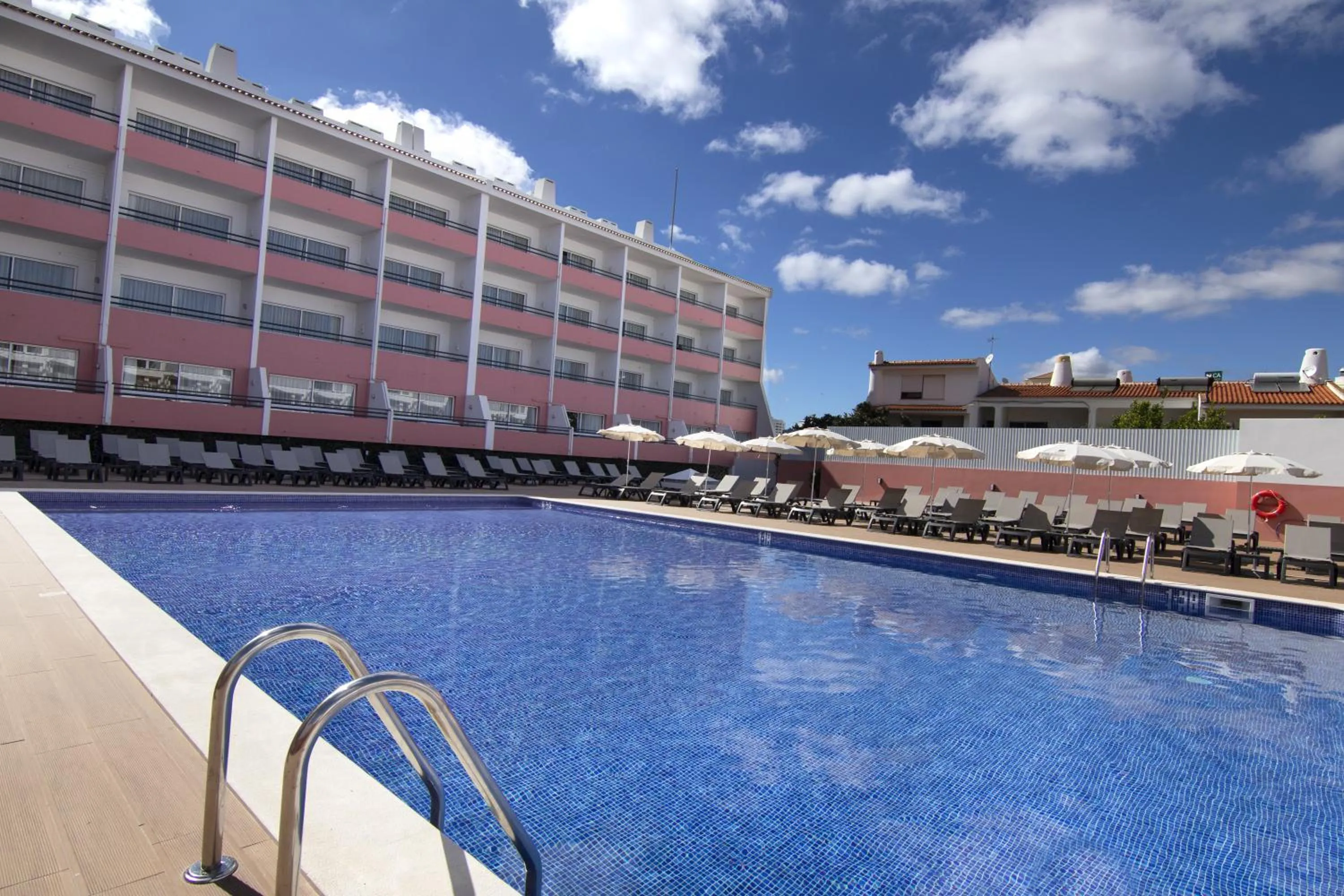 Property building in Luna Hotel da Oura