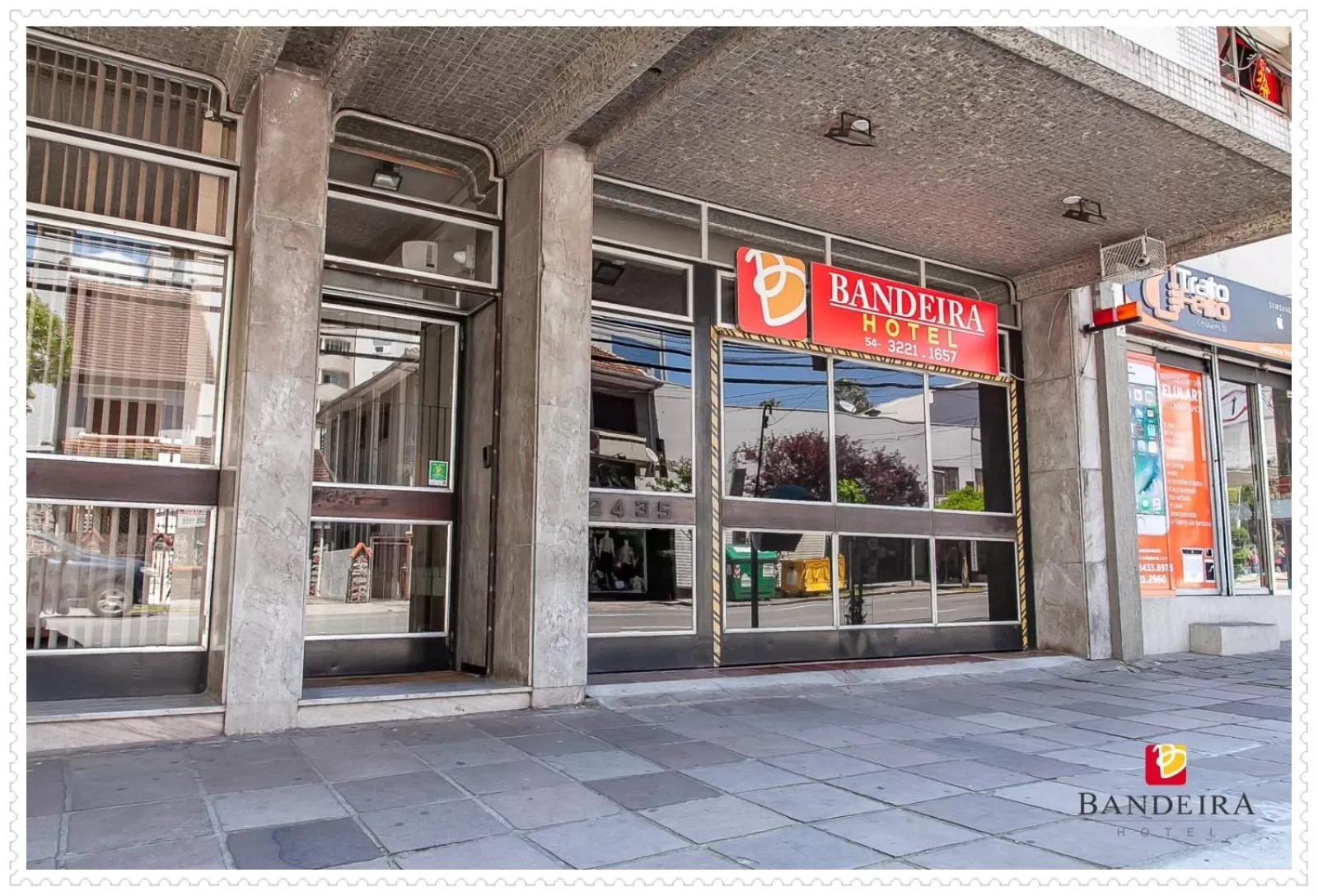 Facade/entrance in Bandeira Hotel