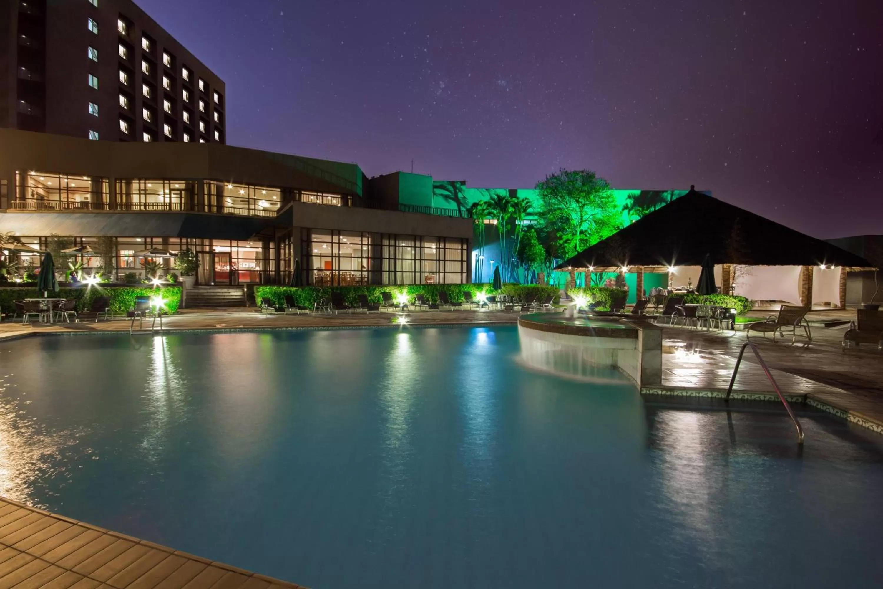 Swimming pool in Marriott São Paulo Airport Hotel