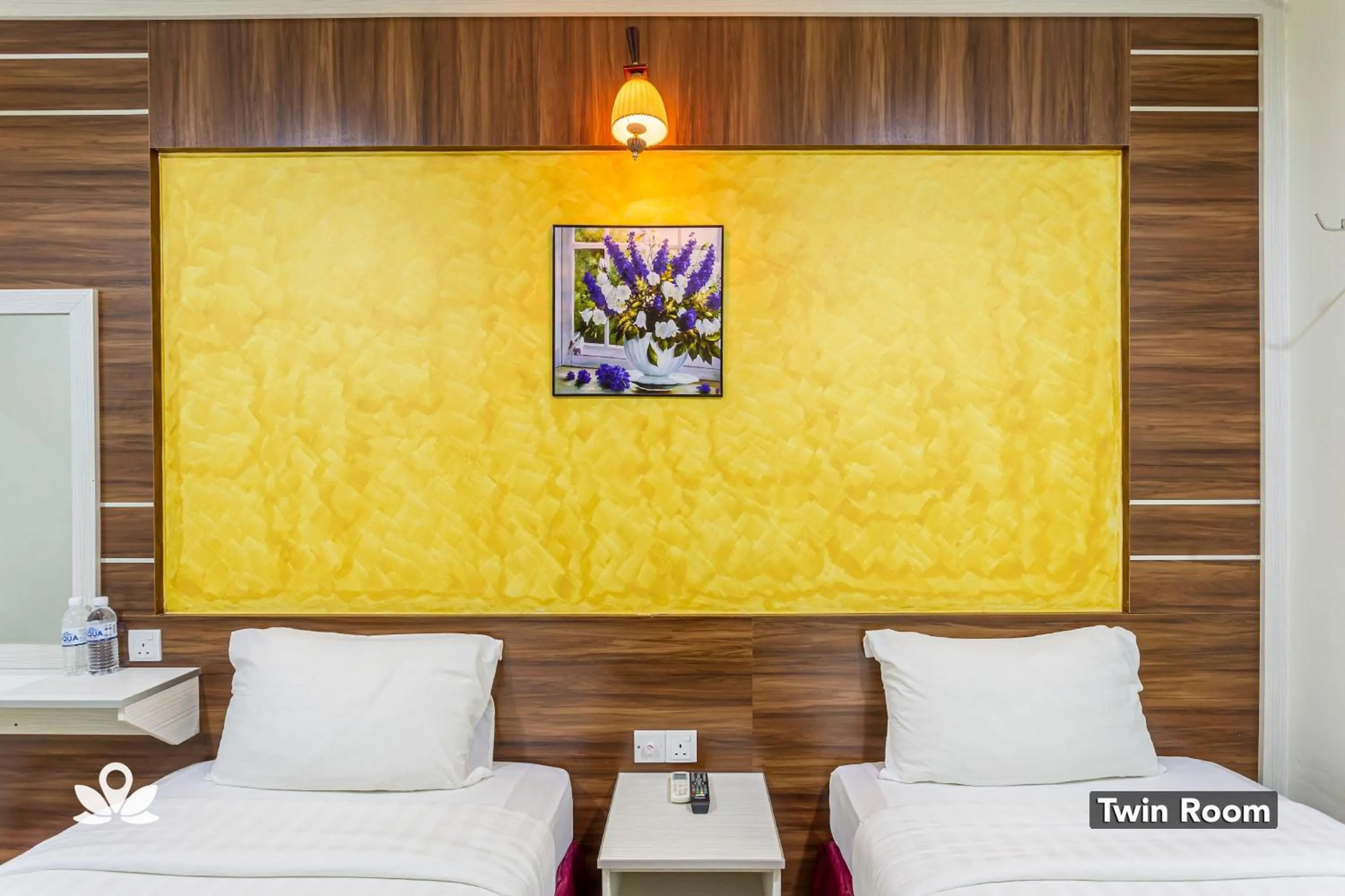 Bed in Golden Night Hotel