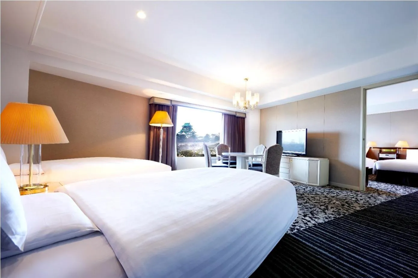 Living room, Bed in Hotel New Otani Osaka