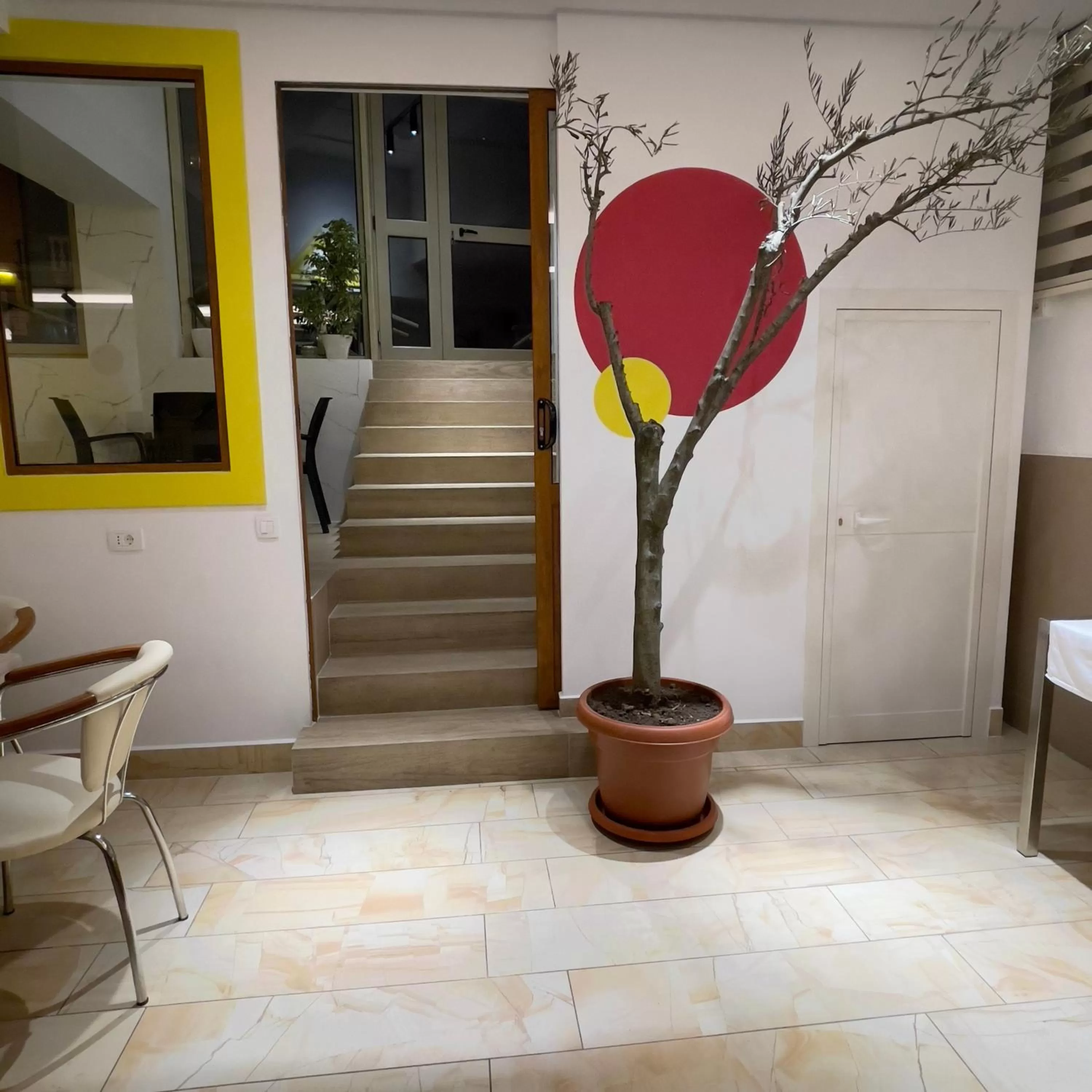 Restaurant/places to eat in Bobi Hotel