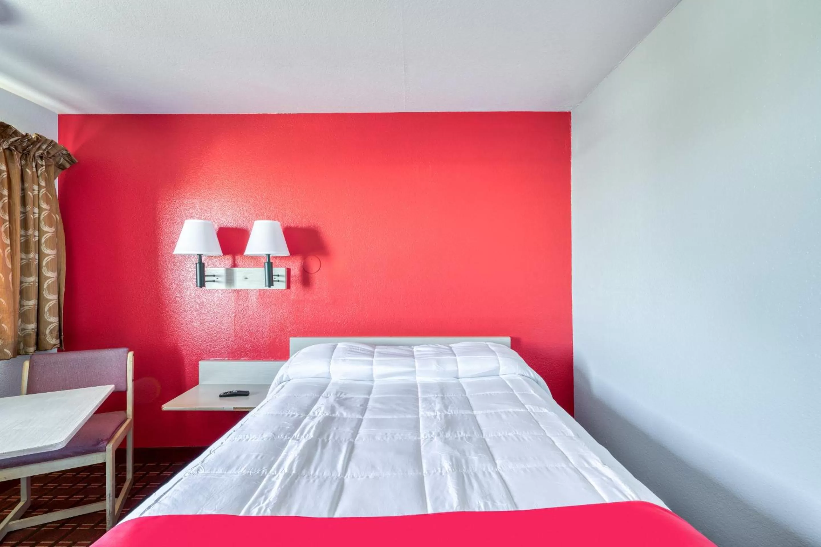 Bedroom, Bed in OYO Hotel Houston Southwest I-69