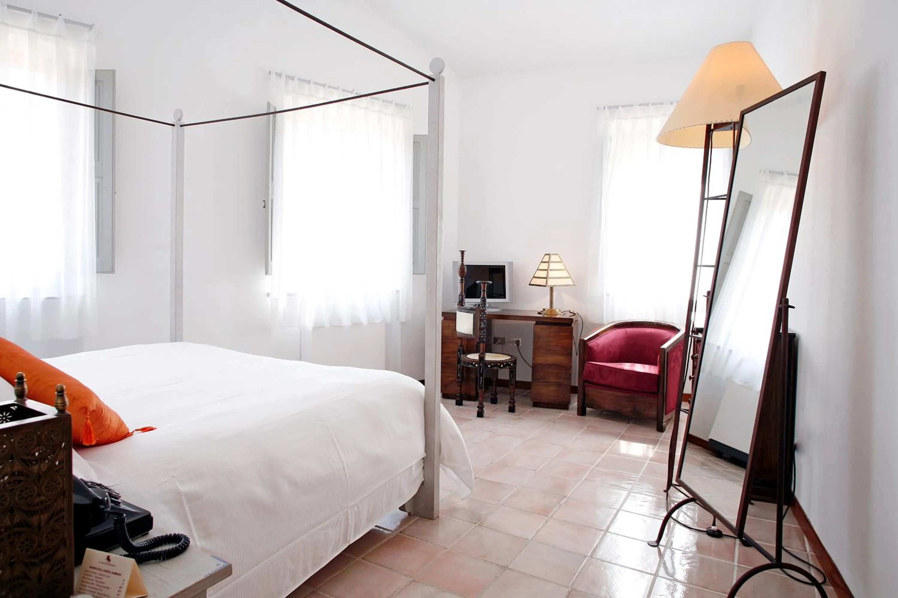 Bedroom, Bed in La Locanda Delle Donne Monache