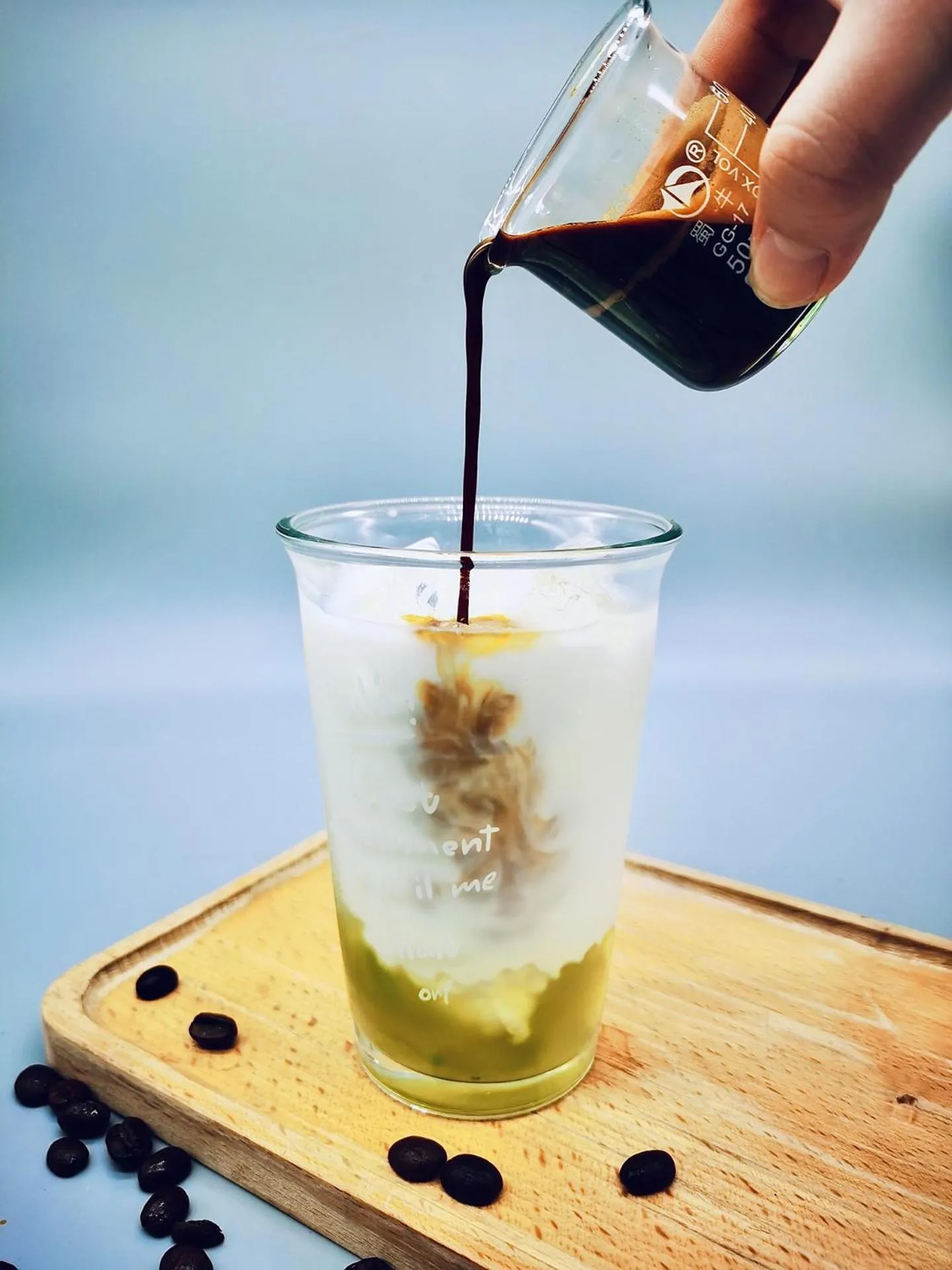 Restaurant/places to eat in The Cloudland International Youth Hostel Close to the city center,15 min walks to the subway, Close to the night market, old street, green lake, English-speaking service, free Activity convenient payment and visa cards are accepted