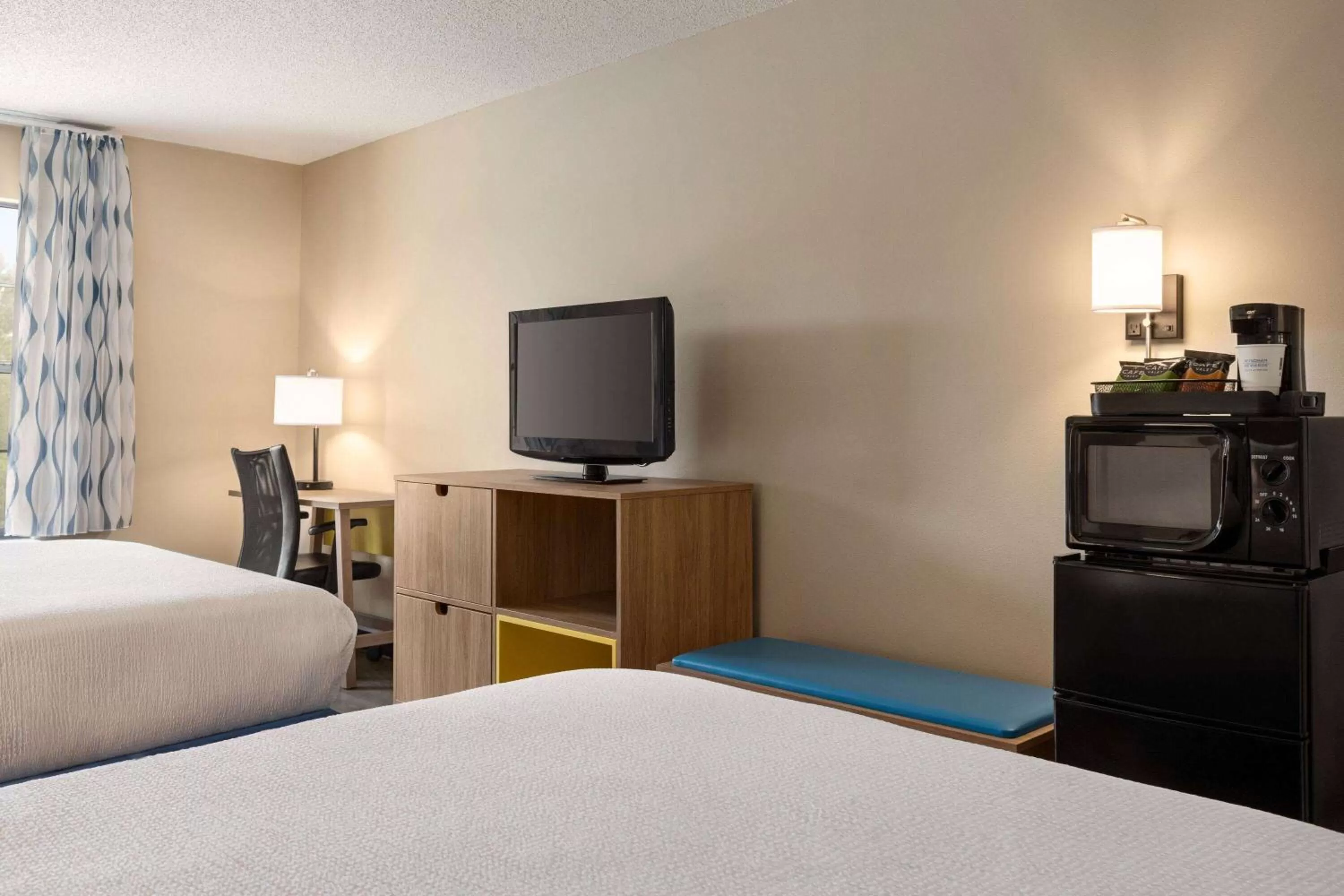 Photo of the whole room, Bed in Days Inn by Wyndham Shallotte