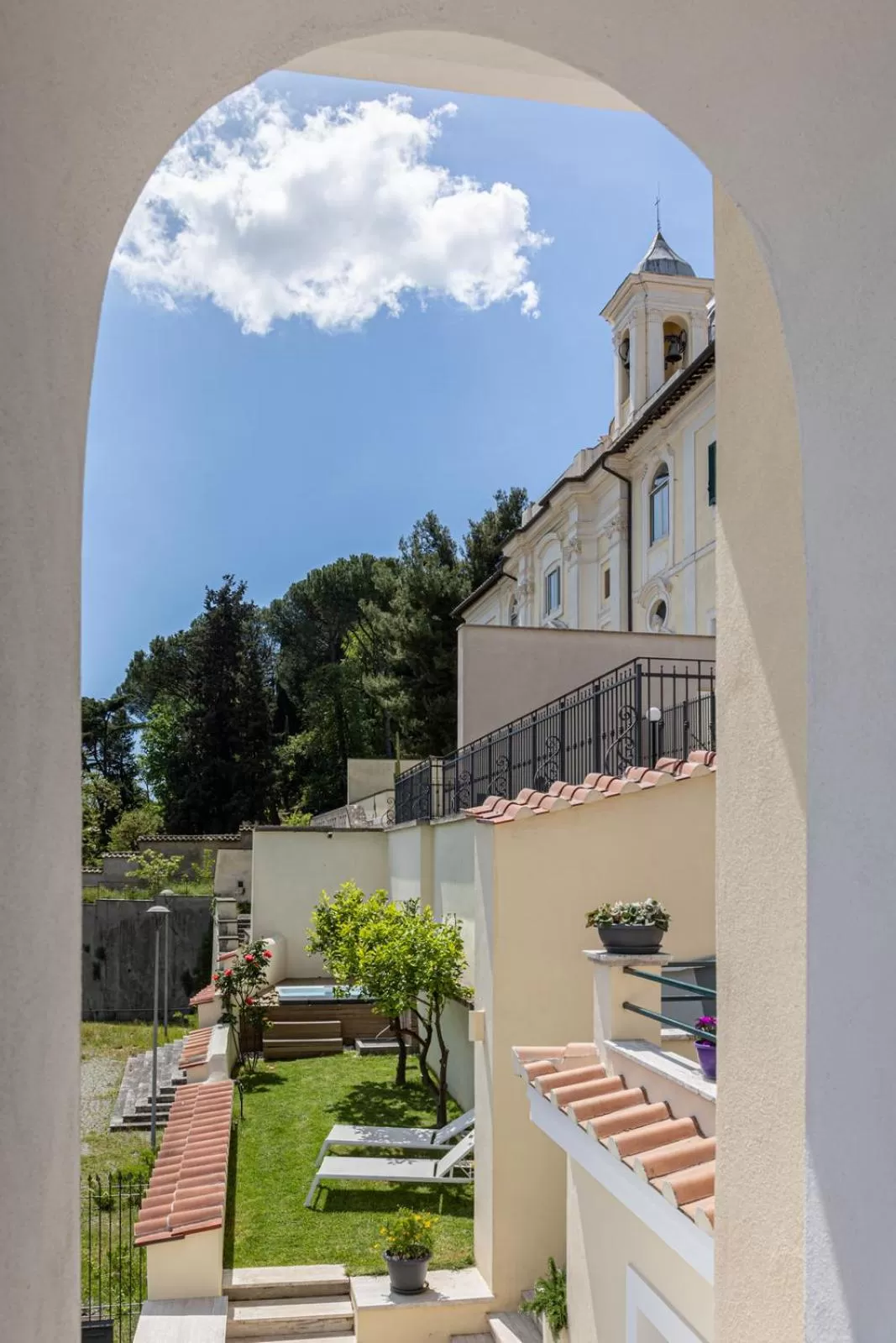 Property building in Monastero dei Santi
