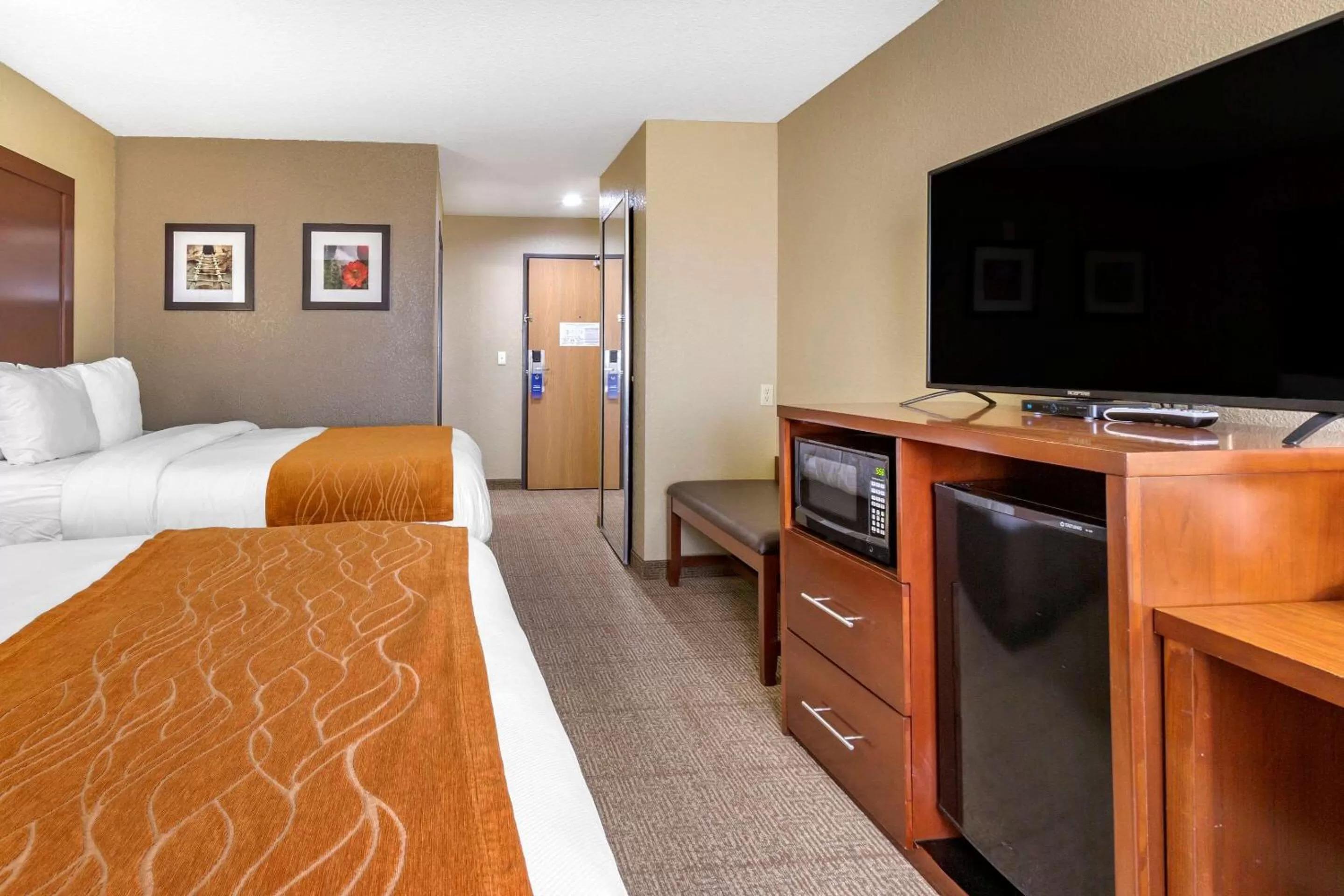 Photo of the whole room, Bed in Comfort Inn & Suites Deming