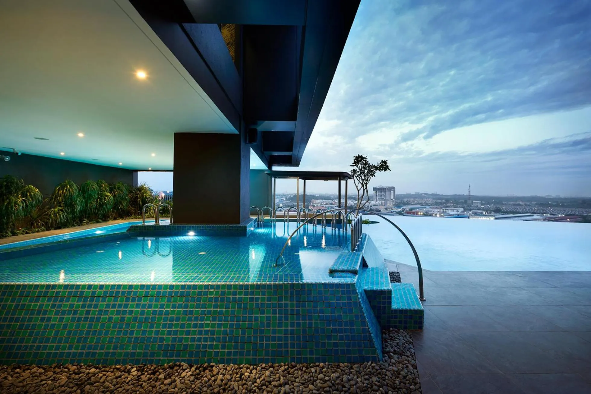 Swimming pool in Doubletree By Hilton Shah Alam I-City