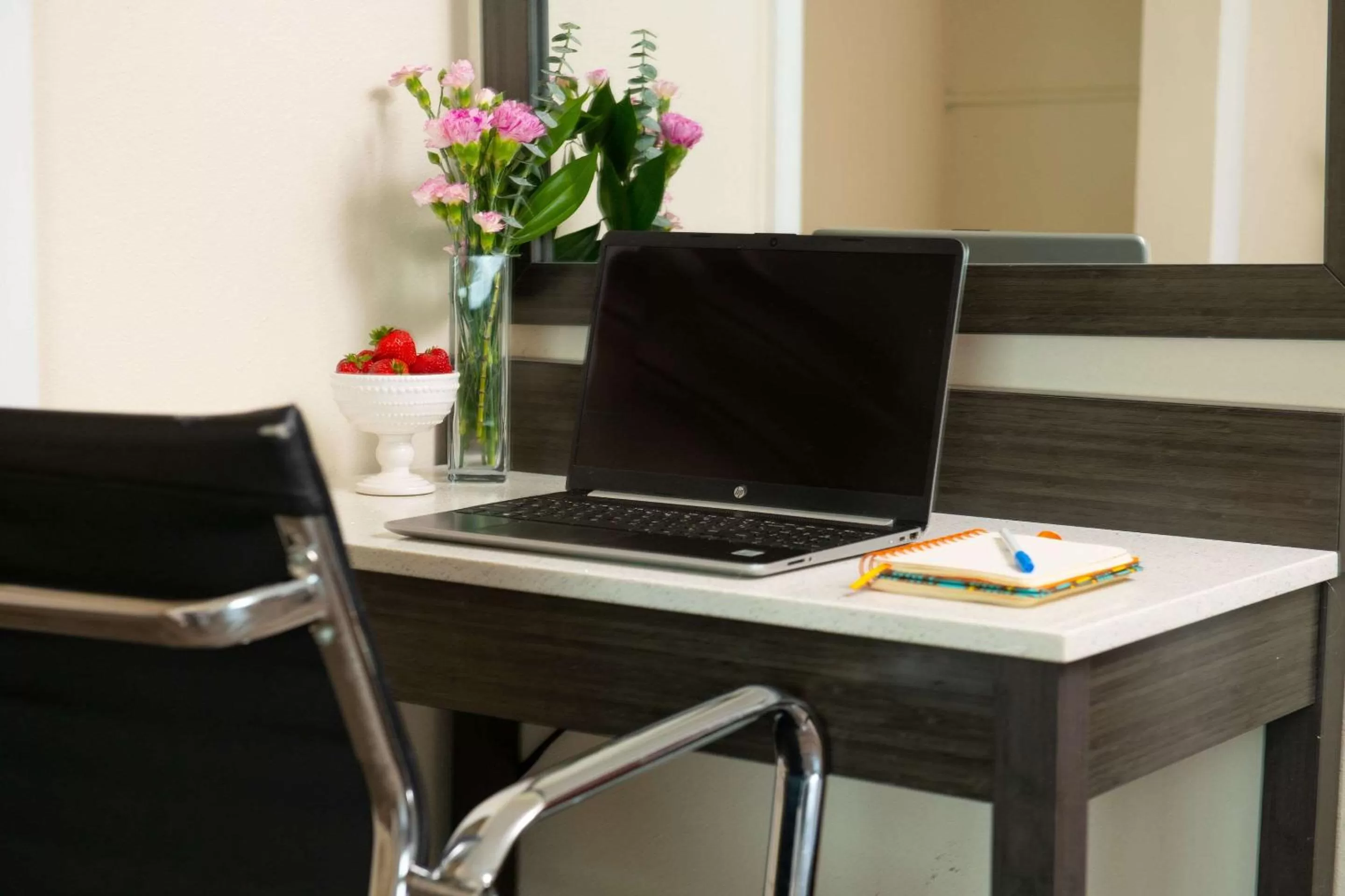 Bedroom in Rodeway Inn Middletown - Newport