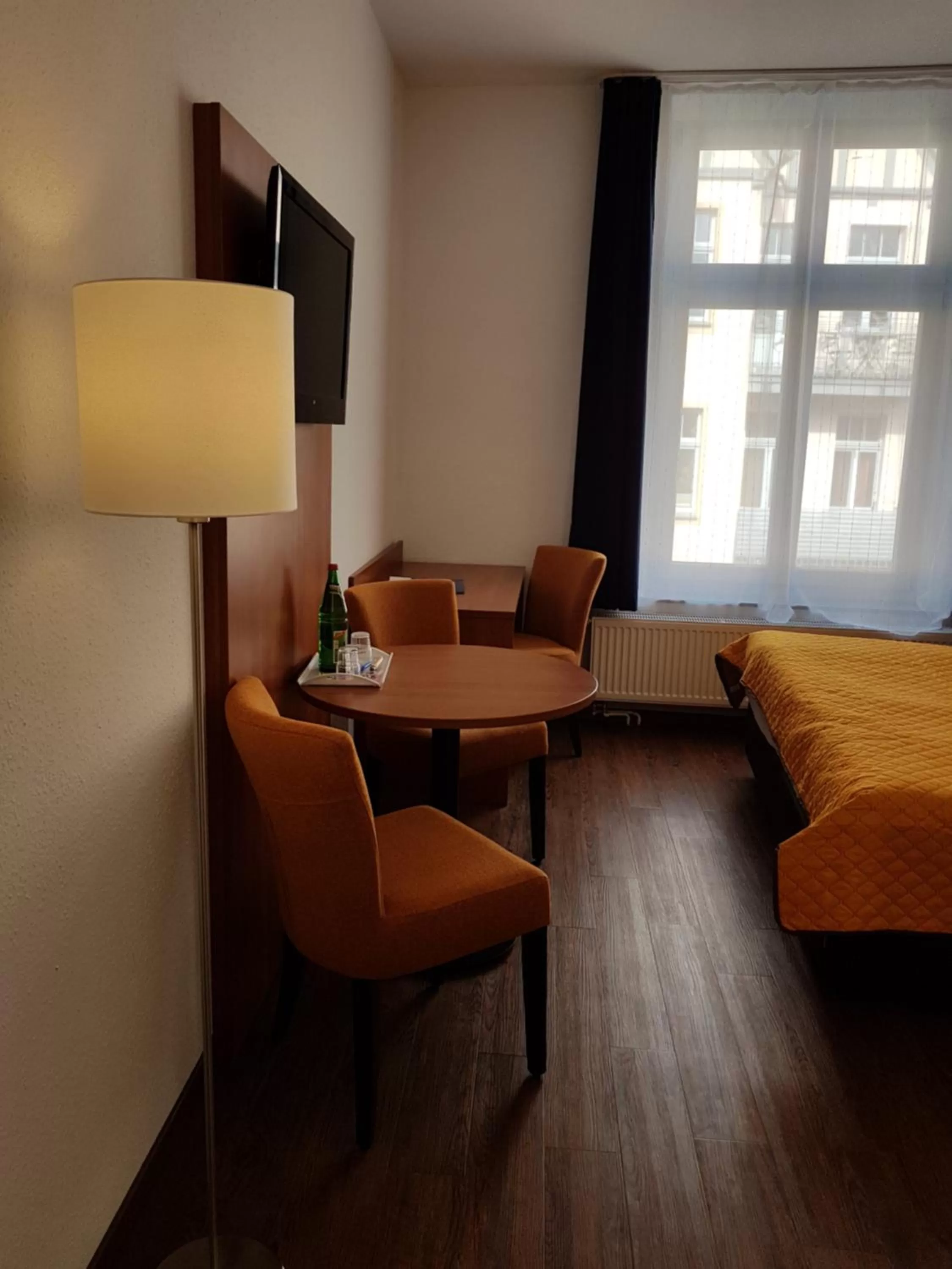 Photo of the whole room, Bed in Hotel Amber Altstadt