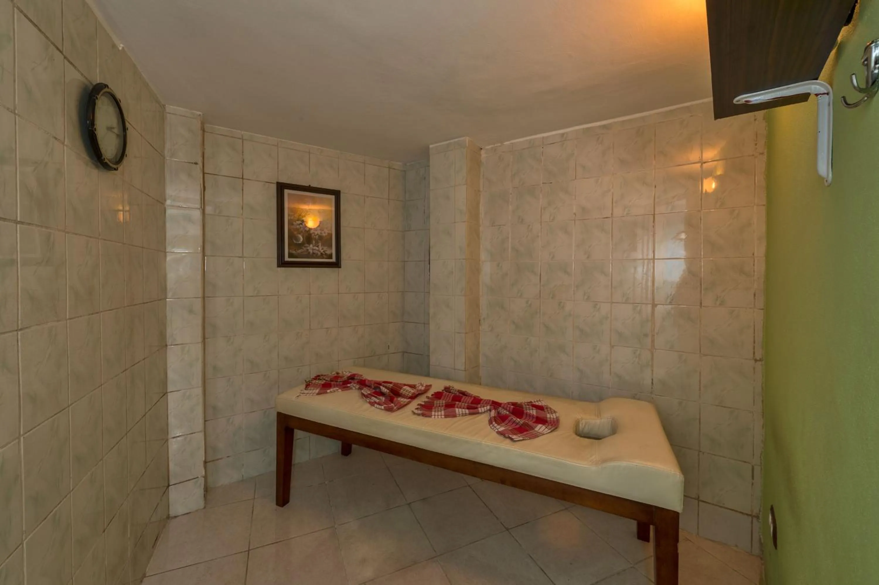 Massage in Kuran Hotel International
