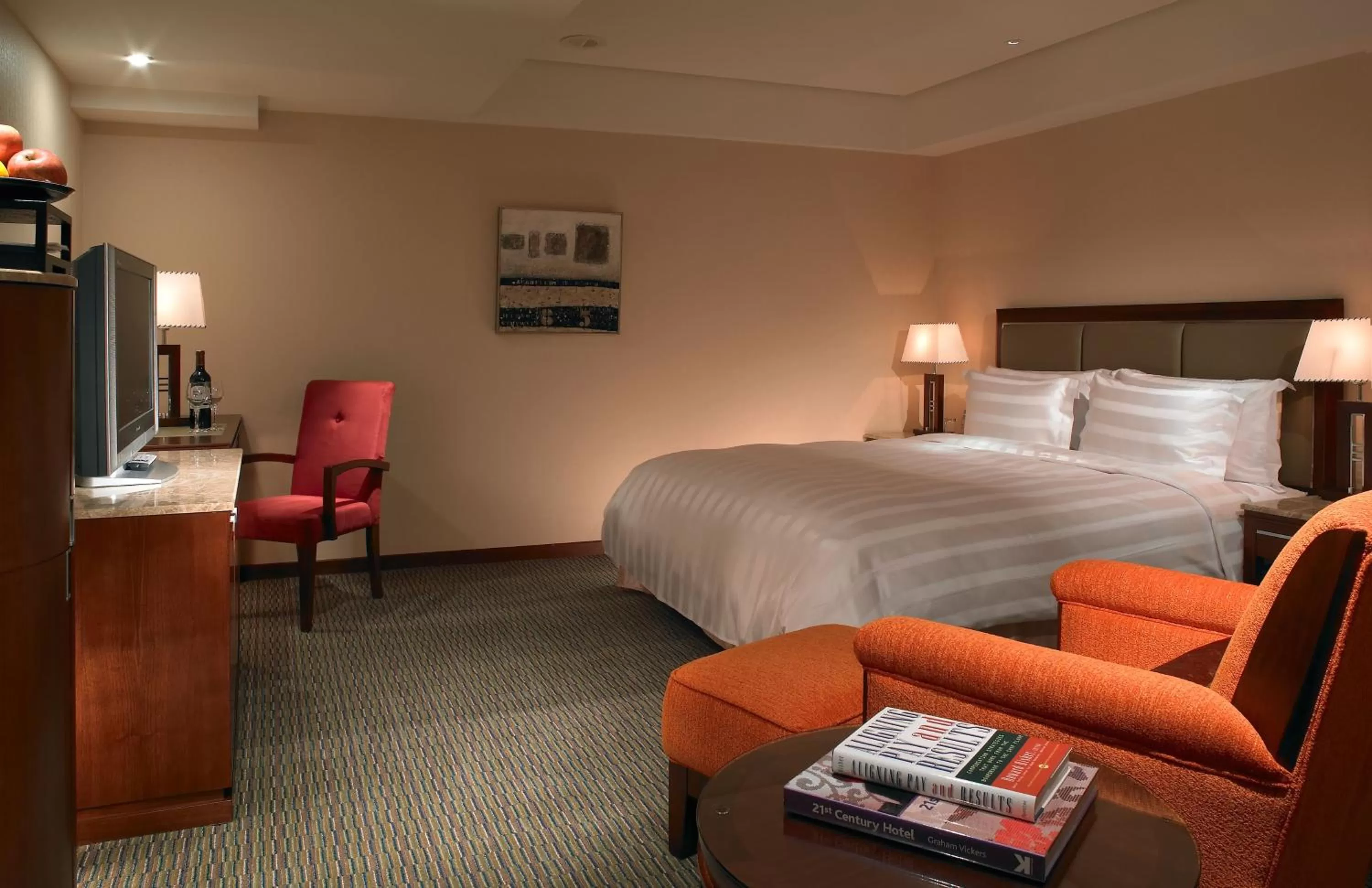 Photo of the whole room, Bed in Royal Biz Taipei Hotel